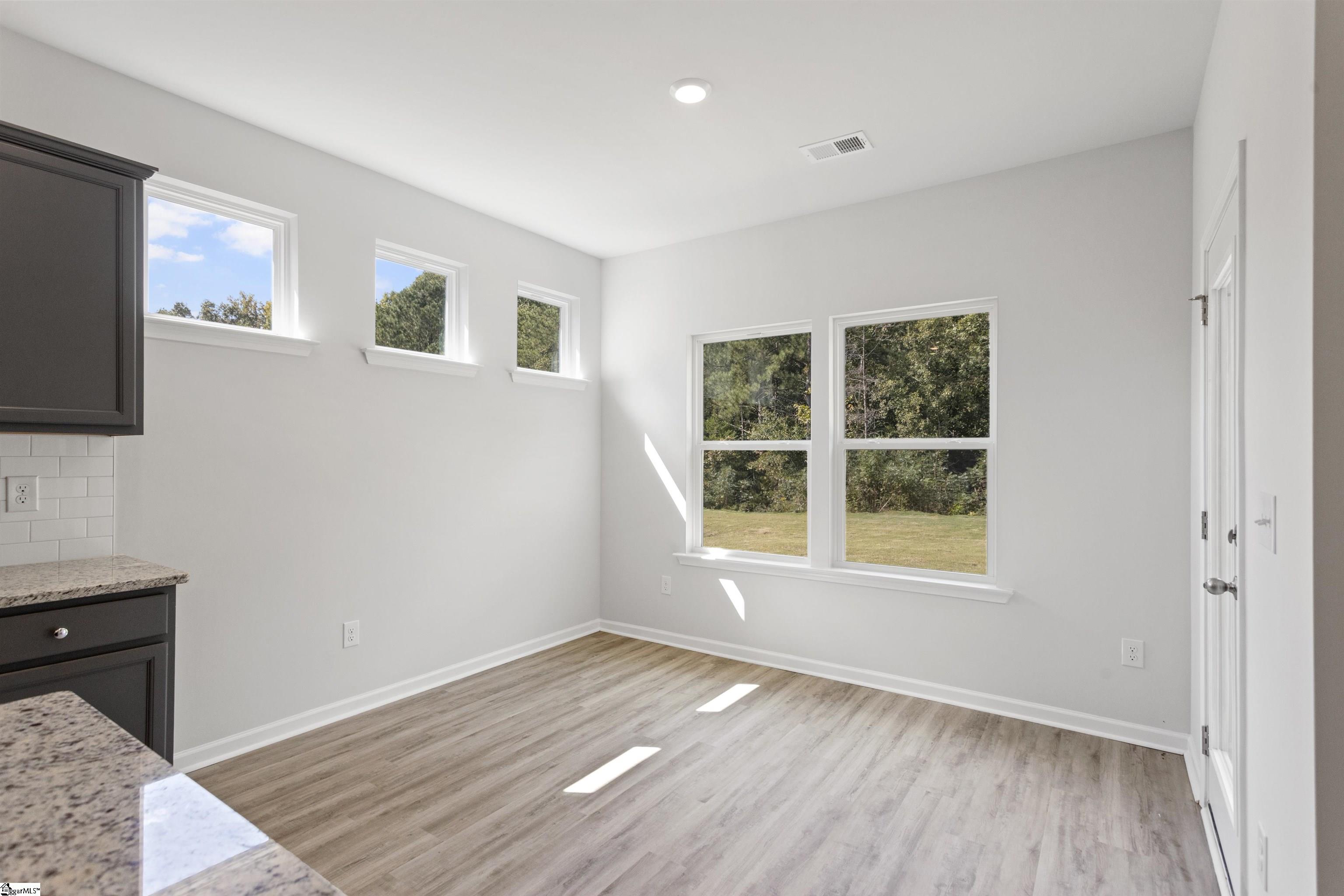 1606596 Property Photo 17