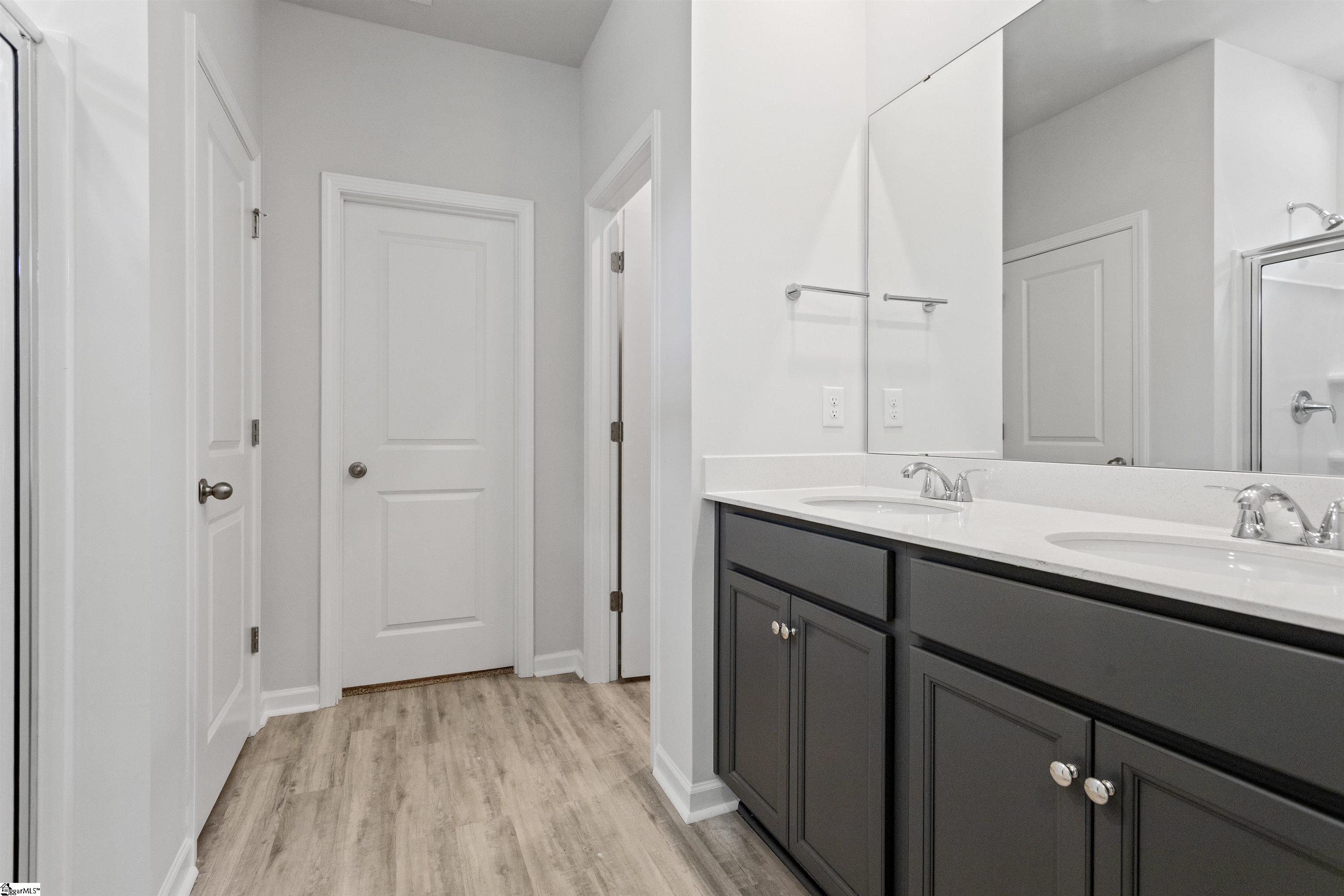 1606596 Property Photo 22