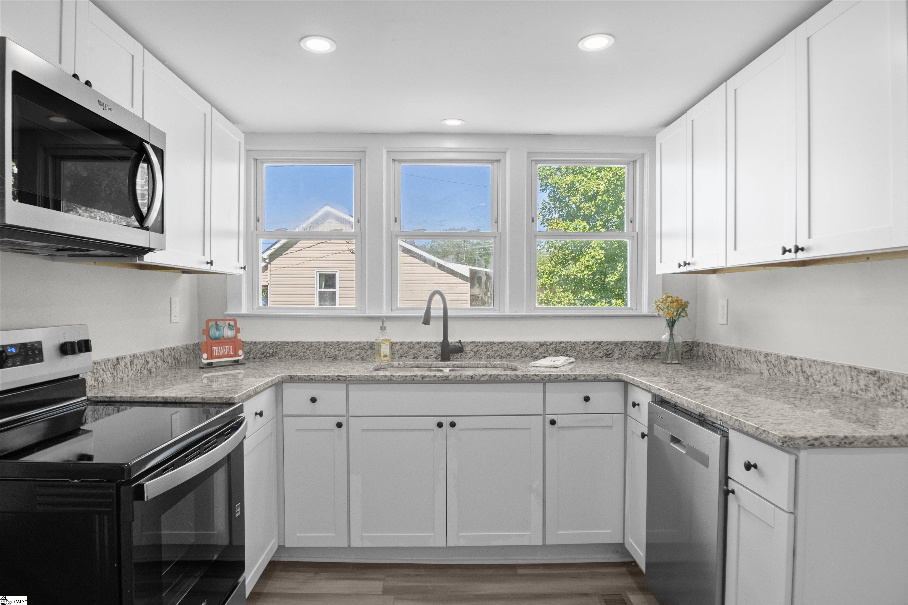 105 E Beattie Street Property Photo 14