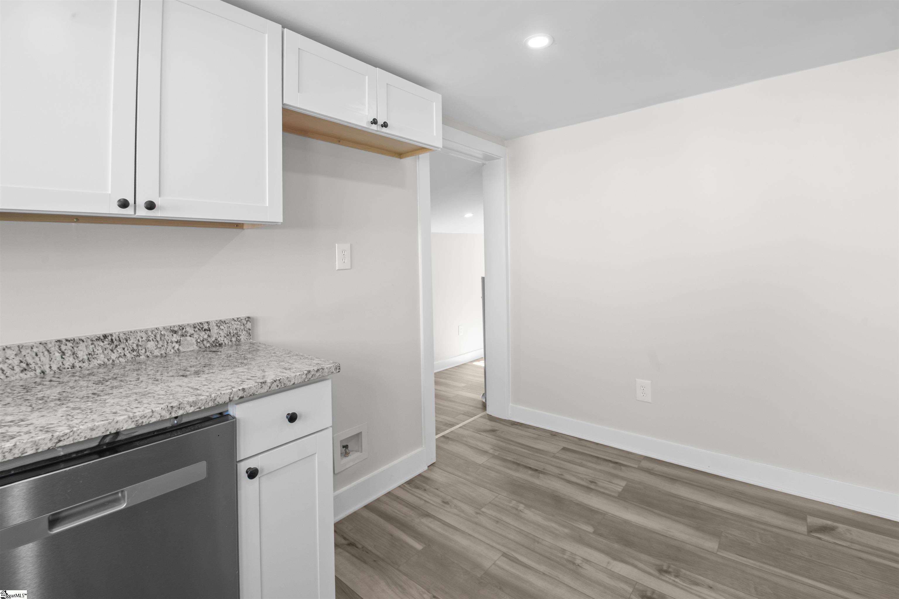 105 E Beattie Street Property Photo 15