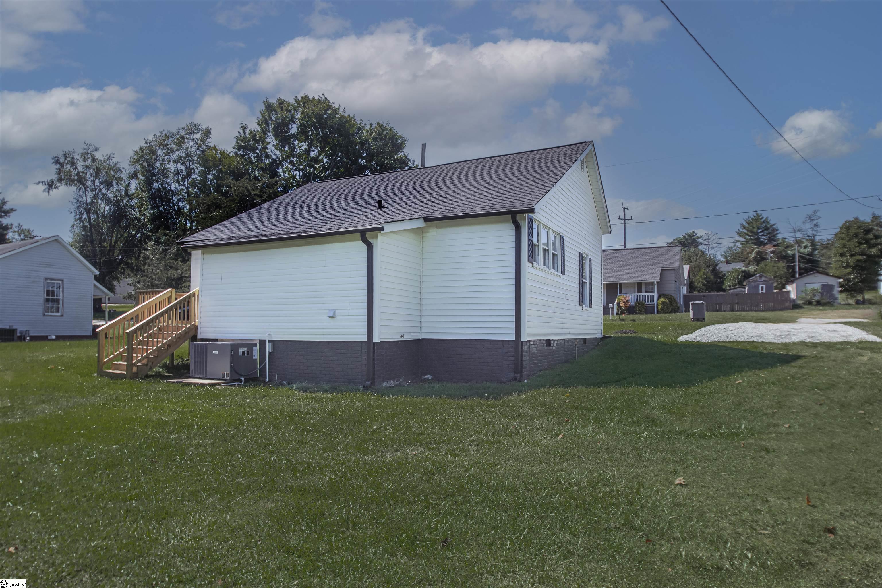 105 E Beattie Street Property Photo 32