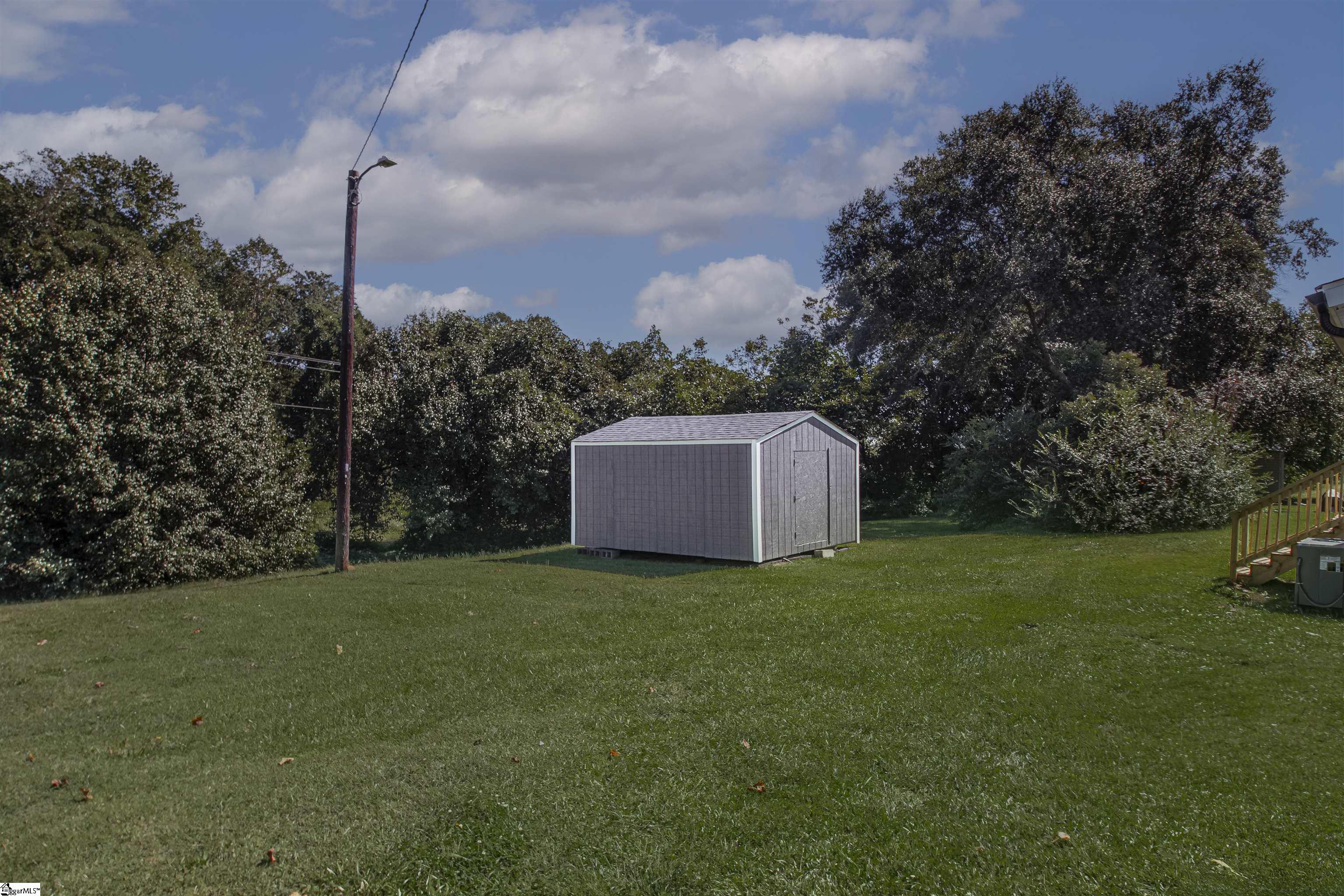 105 E Beattie Street Property Photo 34