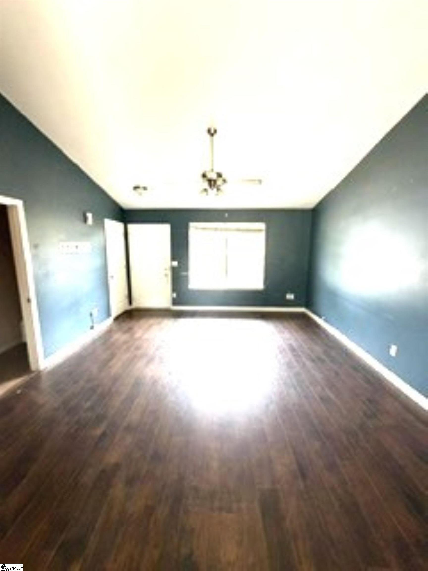 107 Ridgecrest Way Property Photo 3