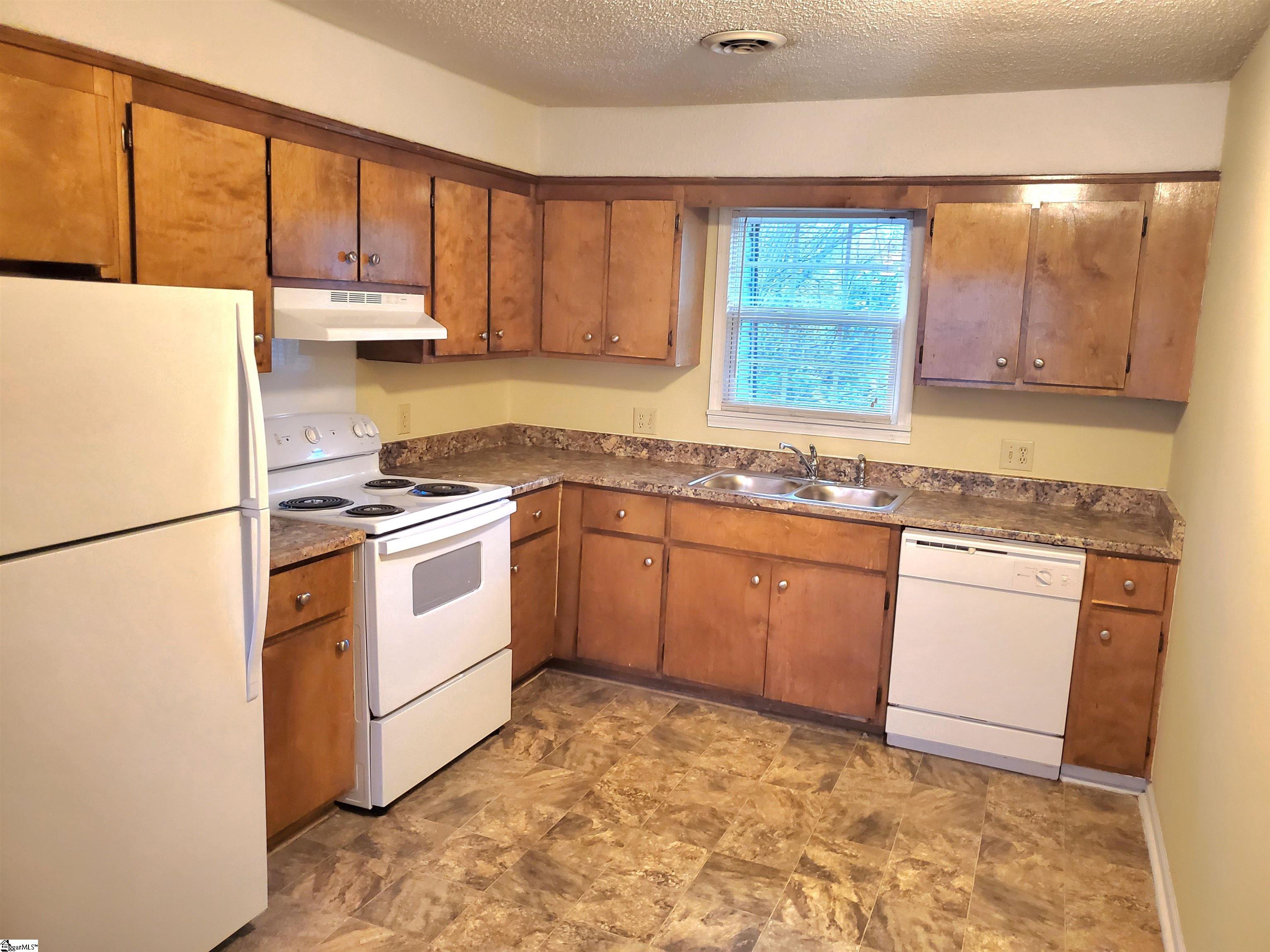 713 E Curtis Street Property Photo 6