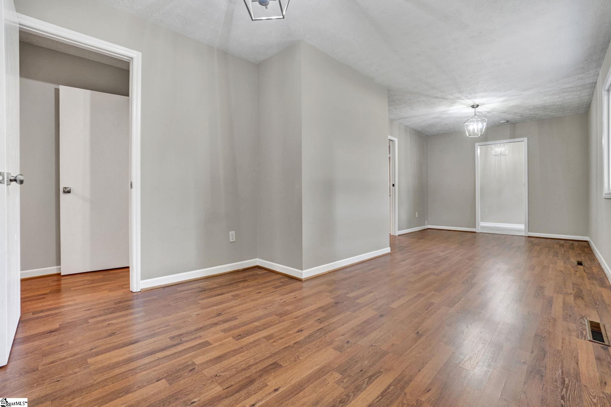 106 Forrest Drive Property Photo 3