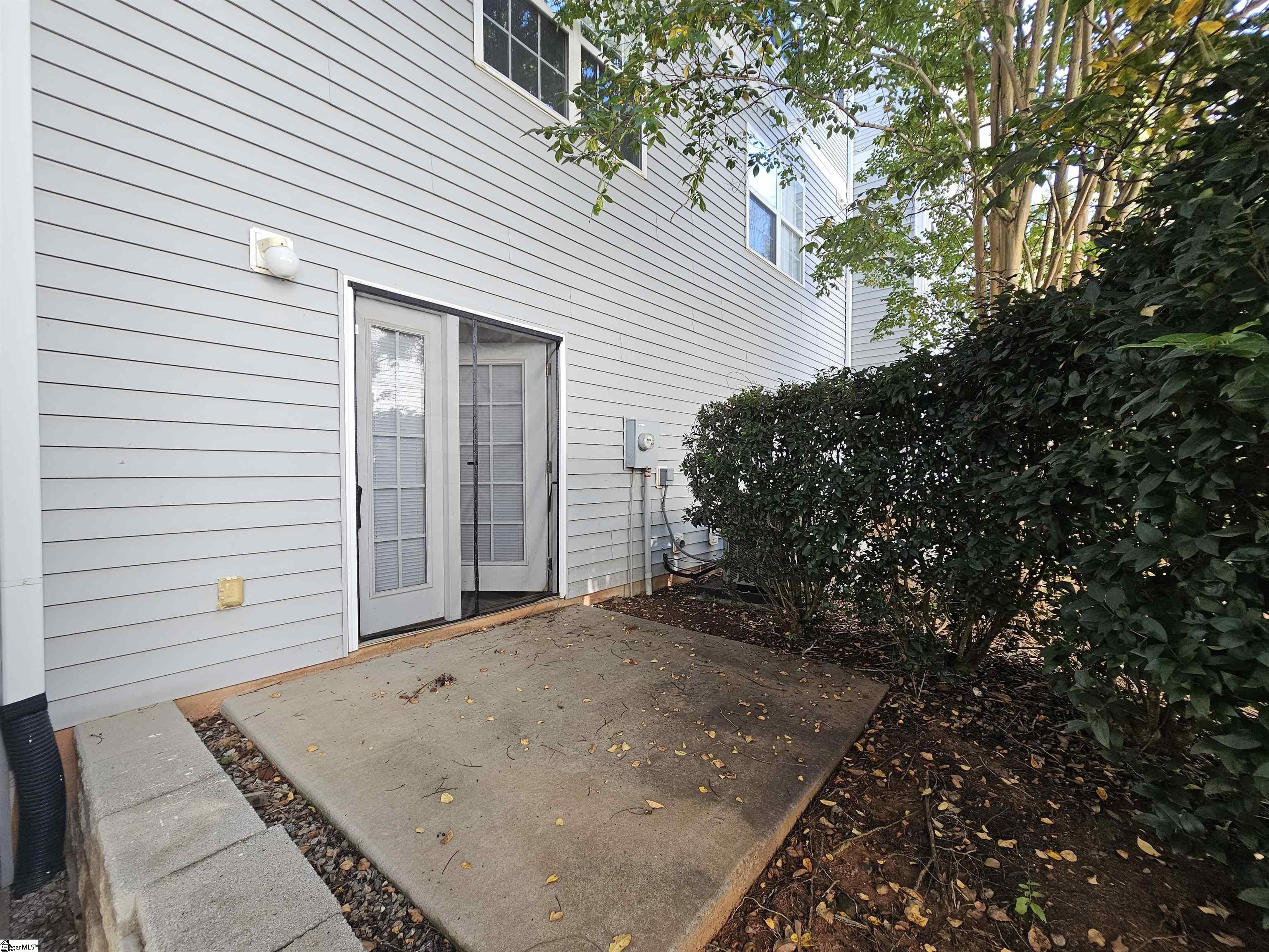 128 University Village Drive Property Photo 5