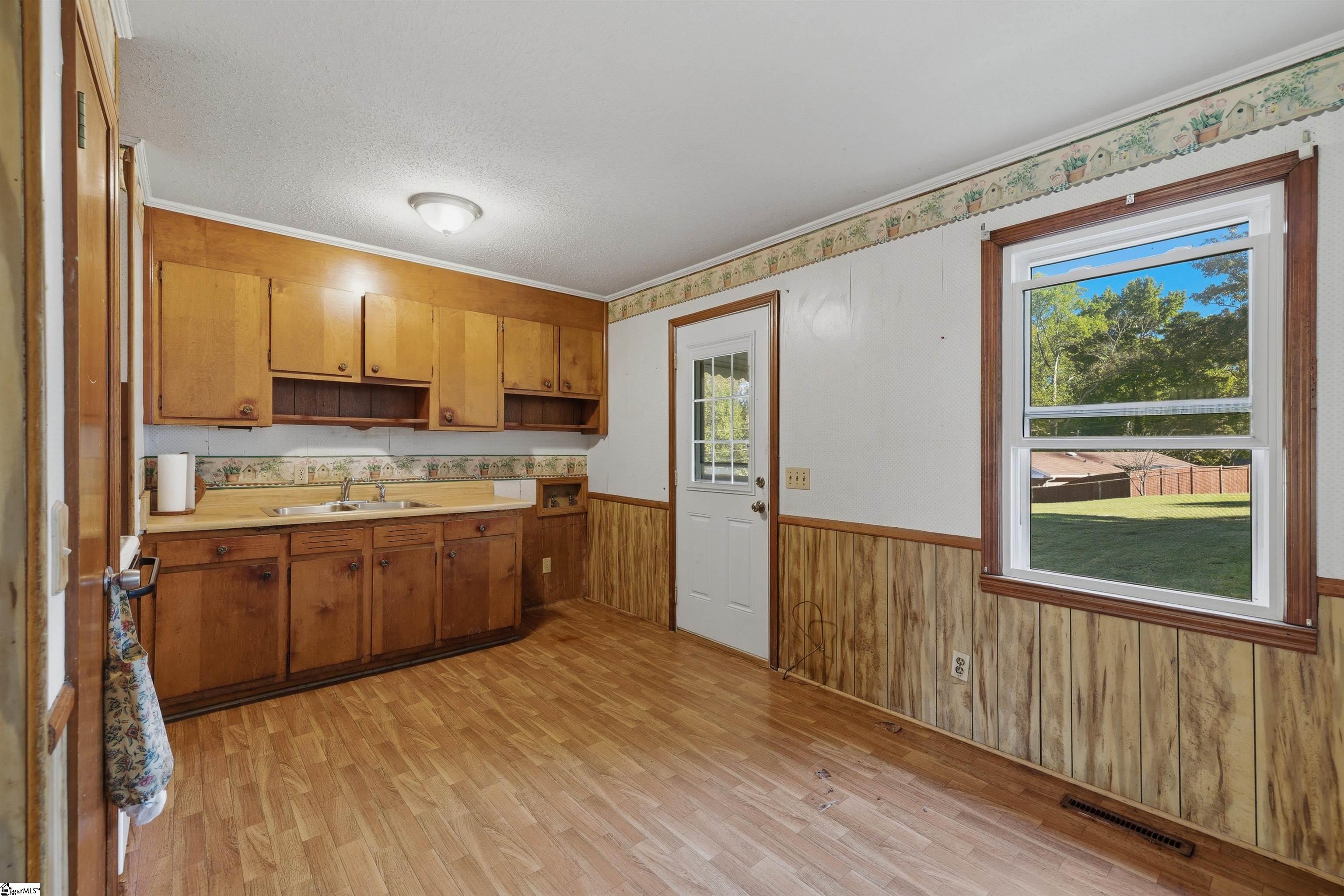 37 Theodore Circle Property Photo 6