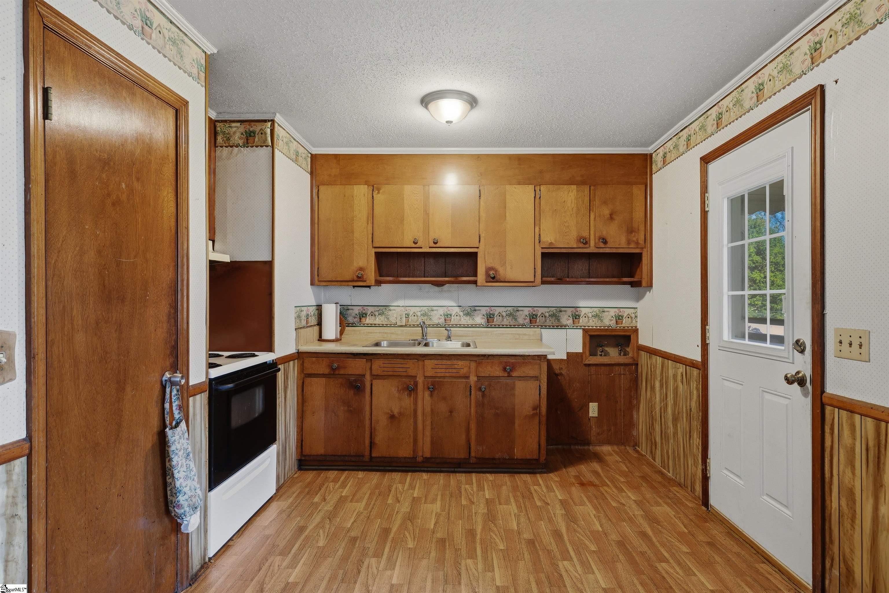 37 Theodore Circle Property Photo 7