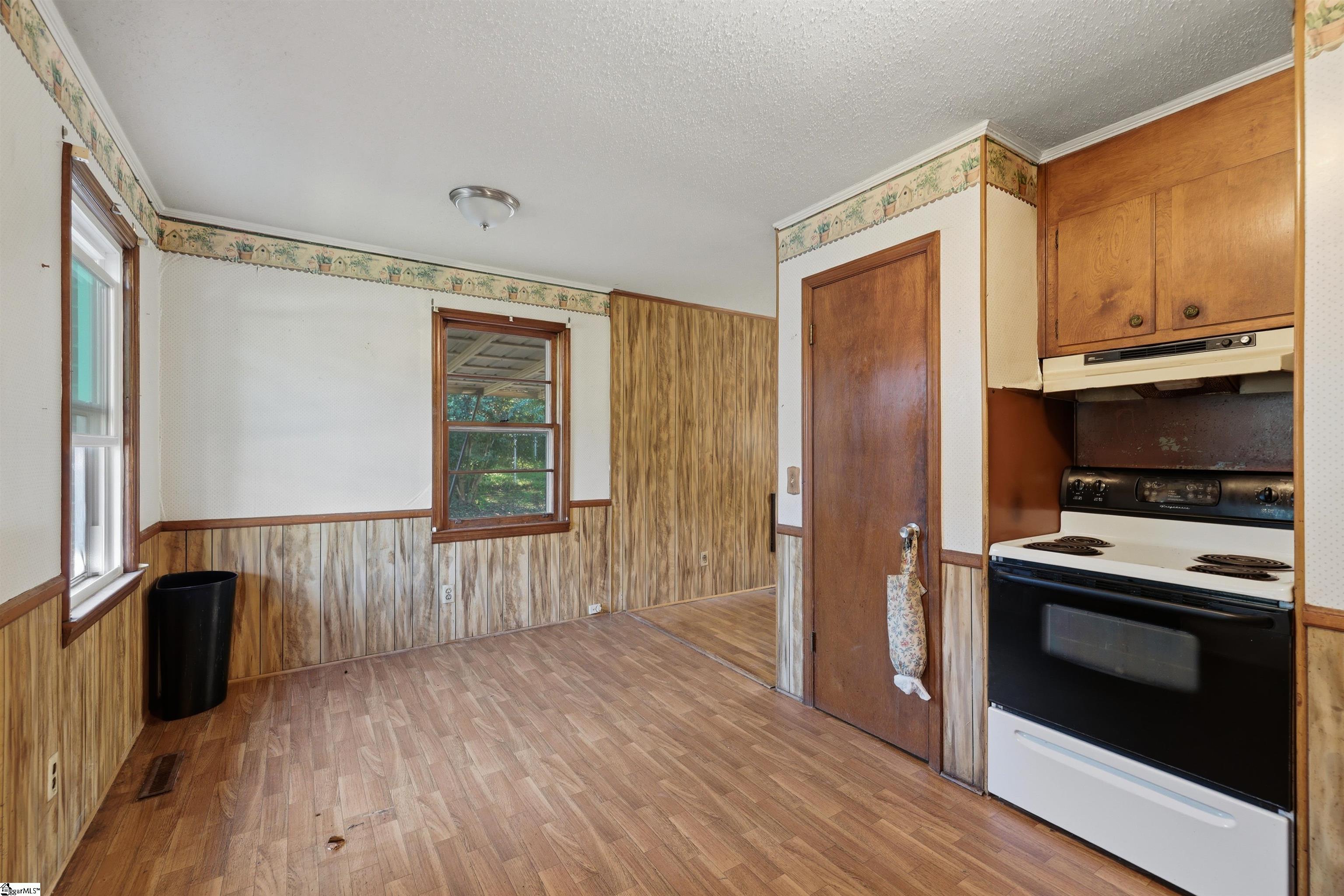 37 Theodore Circle Property Photo 8