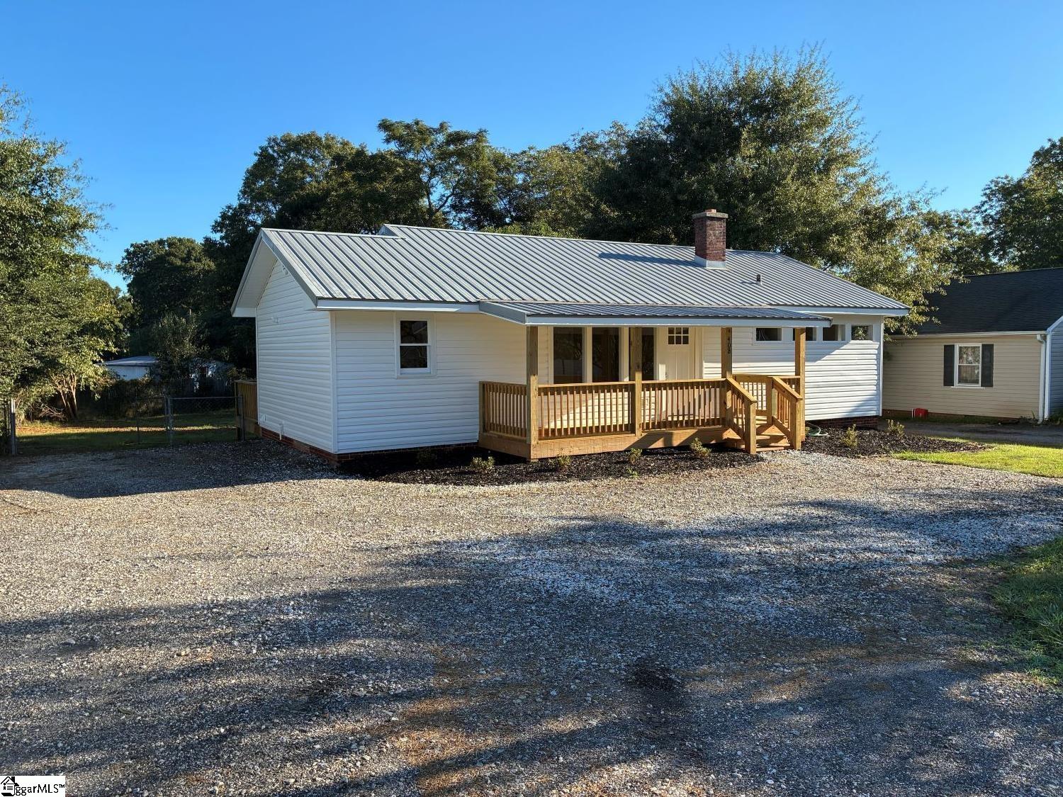 408 W Roosevelt Drive Property Photo 2