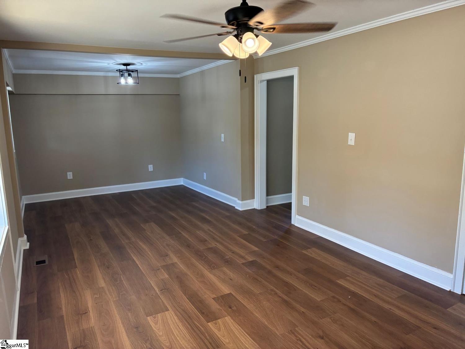 408 W Roosevelt Drive Property Photo 4
