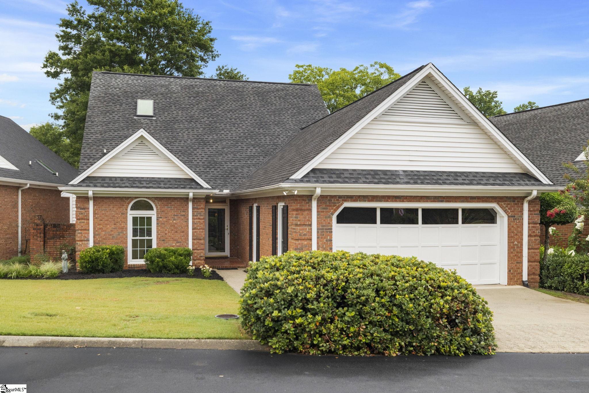 302 Greenview Circle