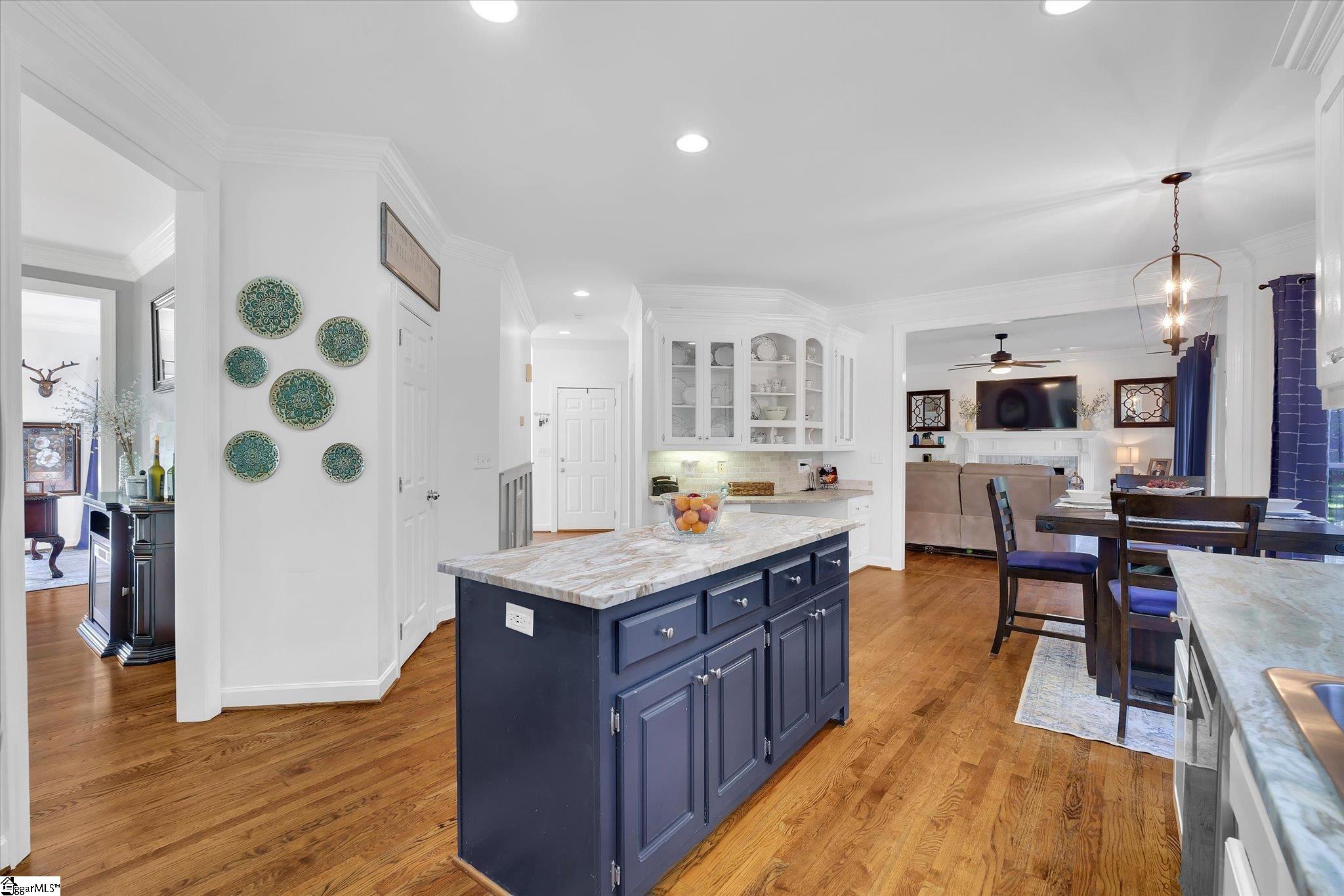 6 Falling Ridge Court Property Photo 9