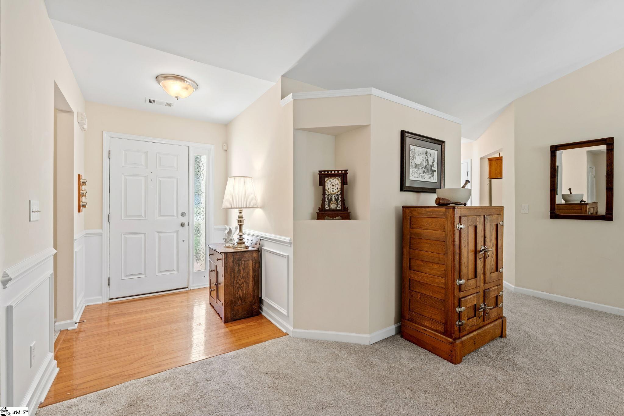 310 Blue Heron Circle Property Photo 4