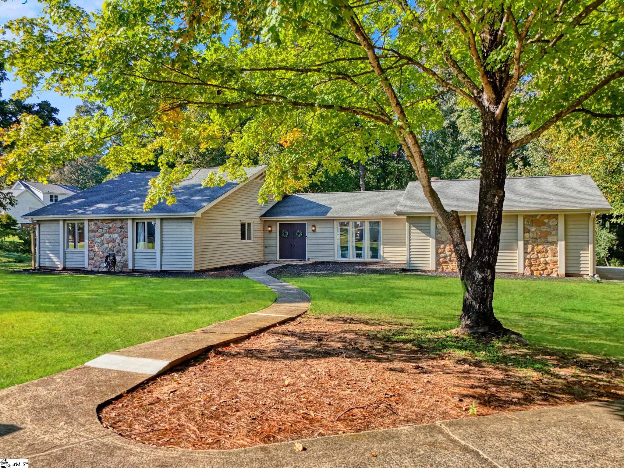 104 W Croydon Court Property Photo 7
