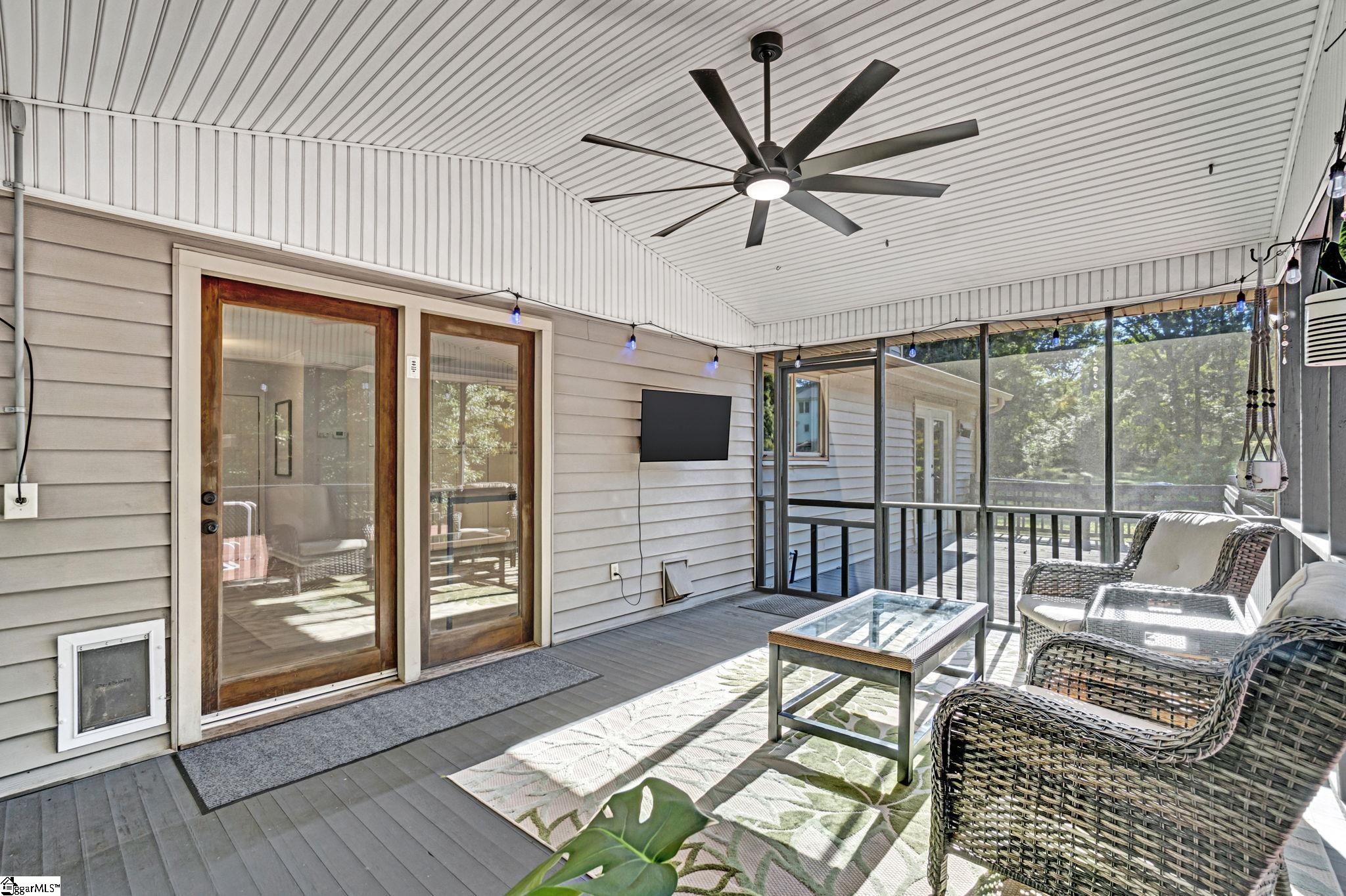 104 W Croydon Court Property Photo 38