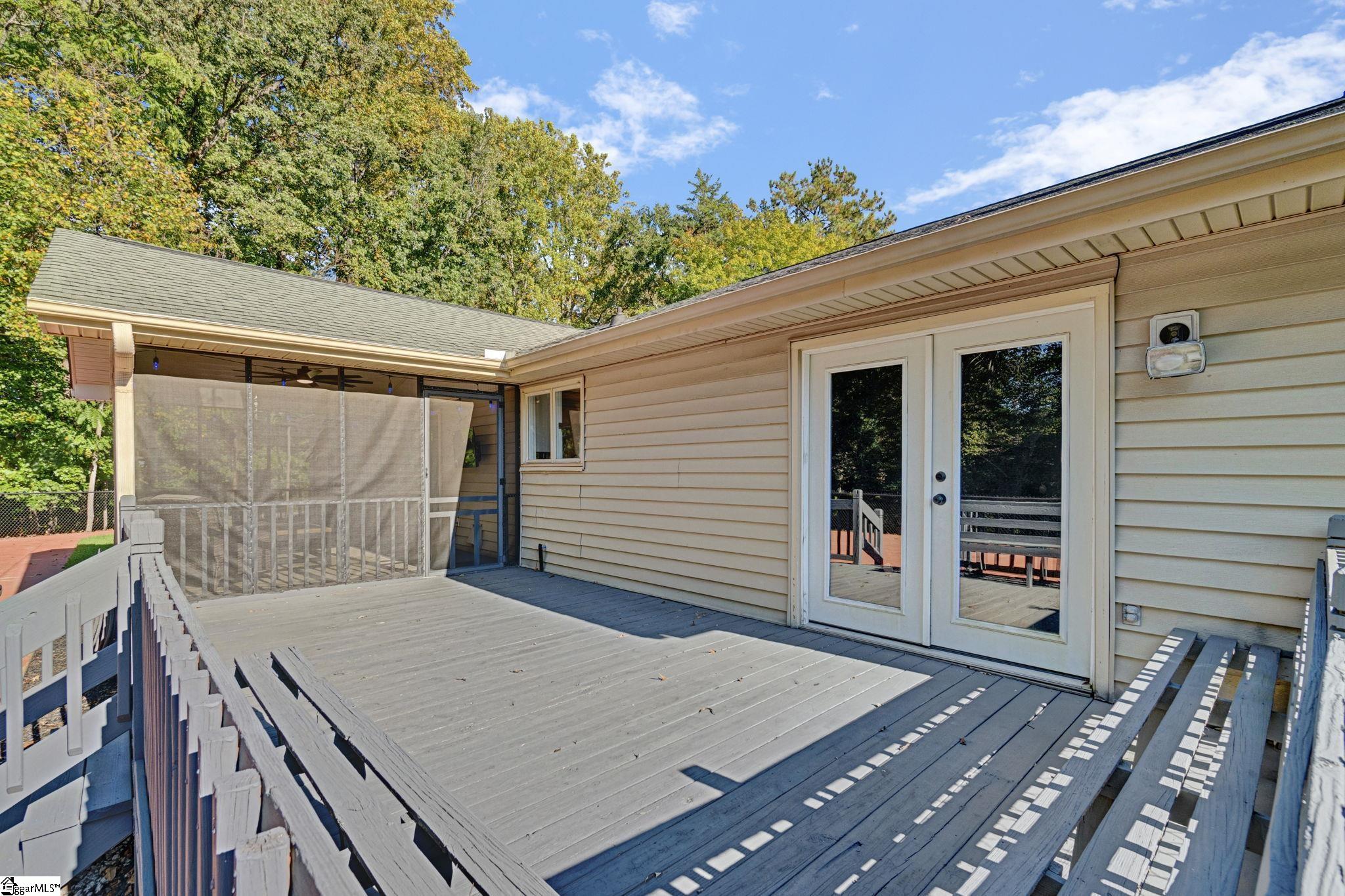 104 W Croydon Court Property Photo 41
