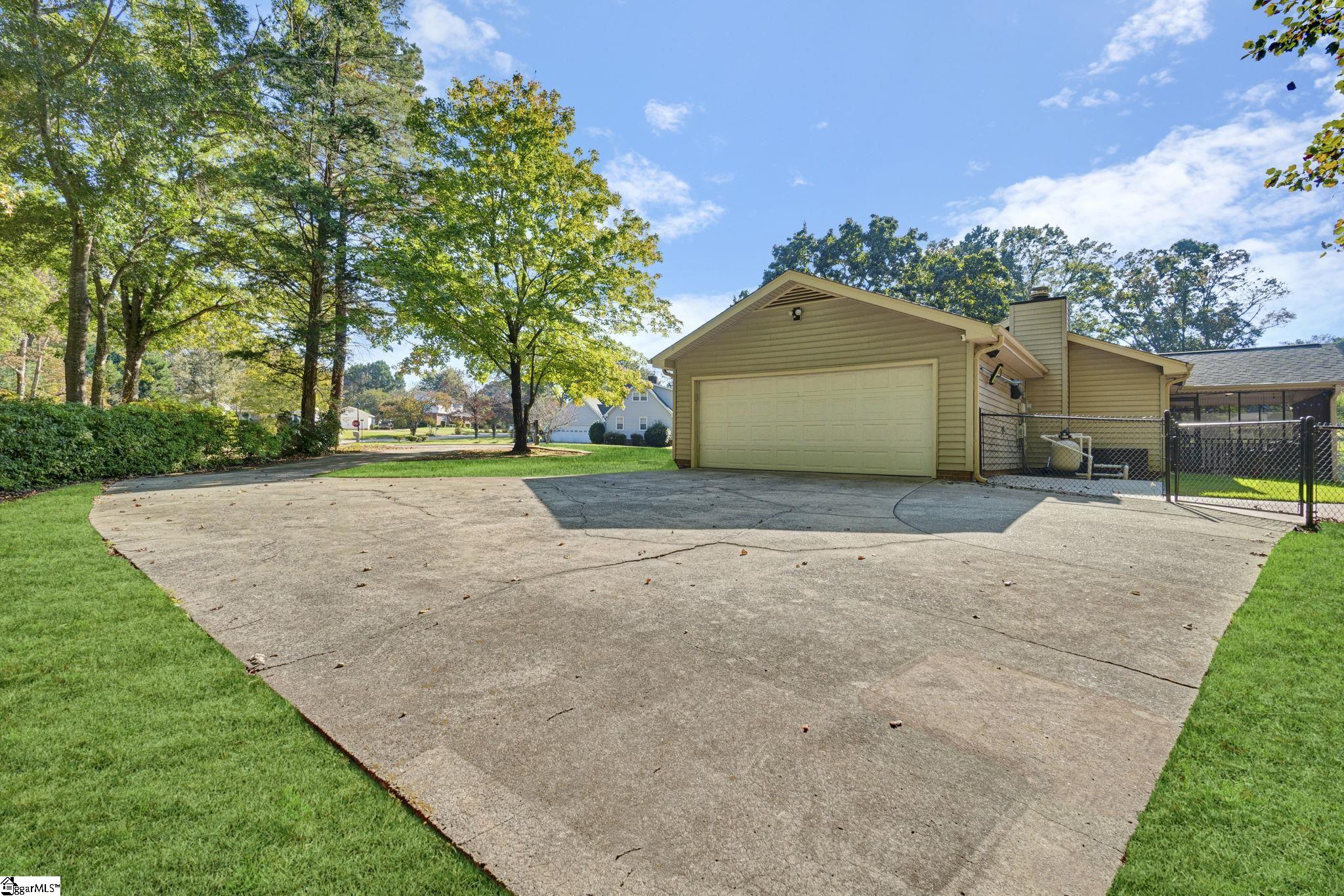 104 W Croydon Court Property Photo 42