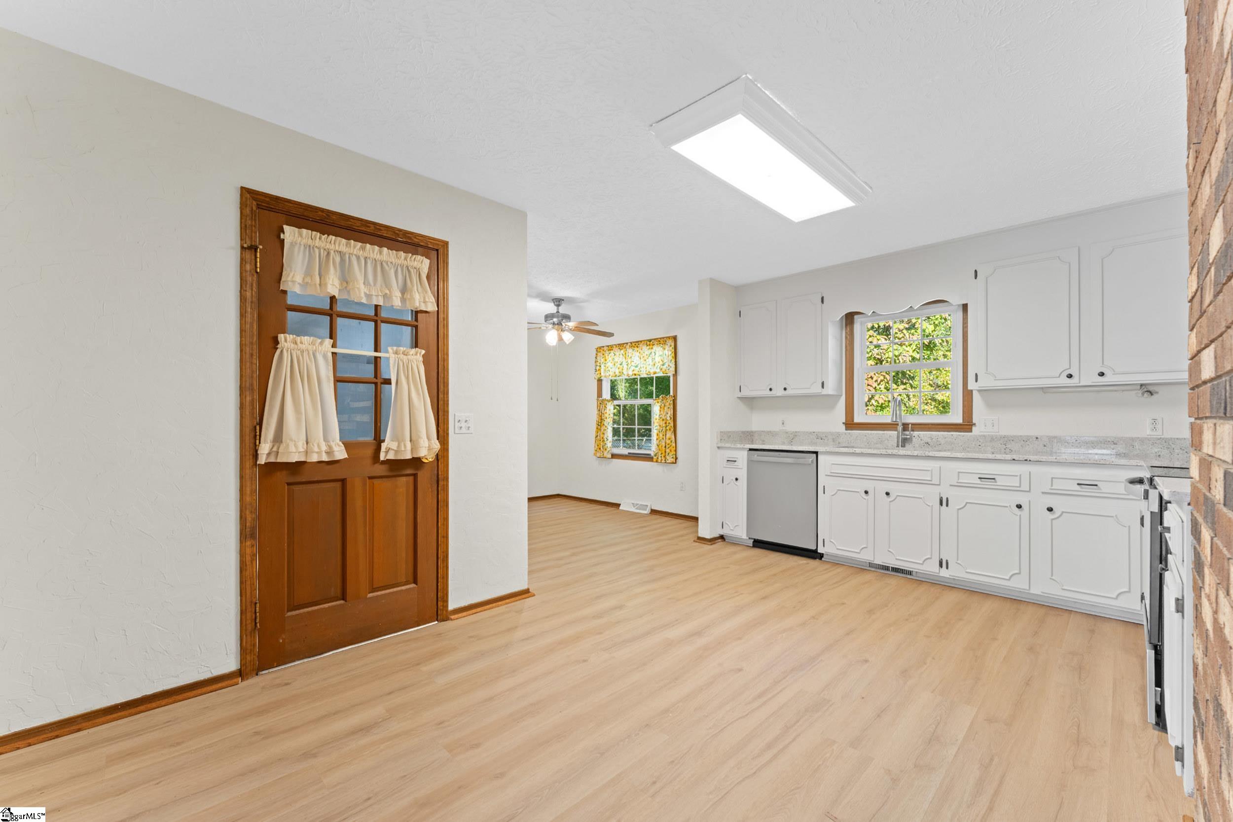 503 Windward Way Property Photo 8
