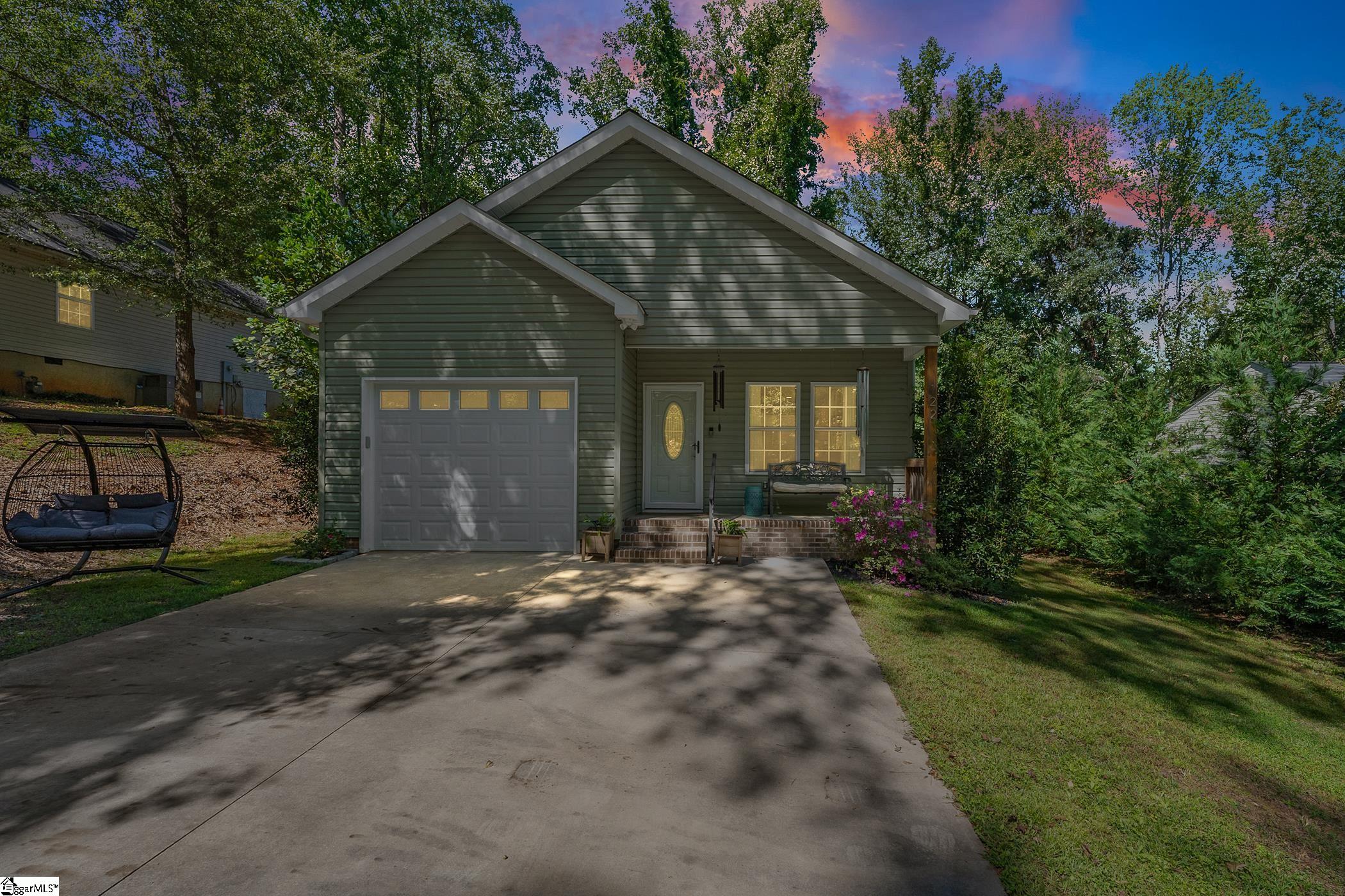122 W Baker Street Property Photo 2