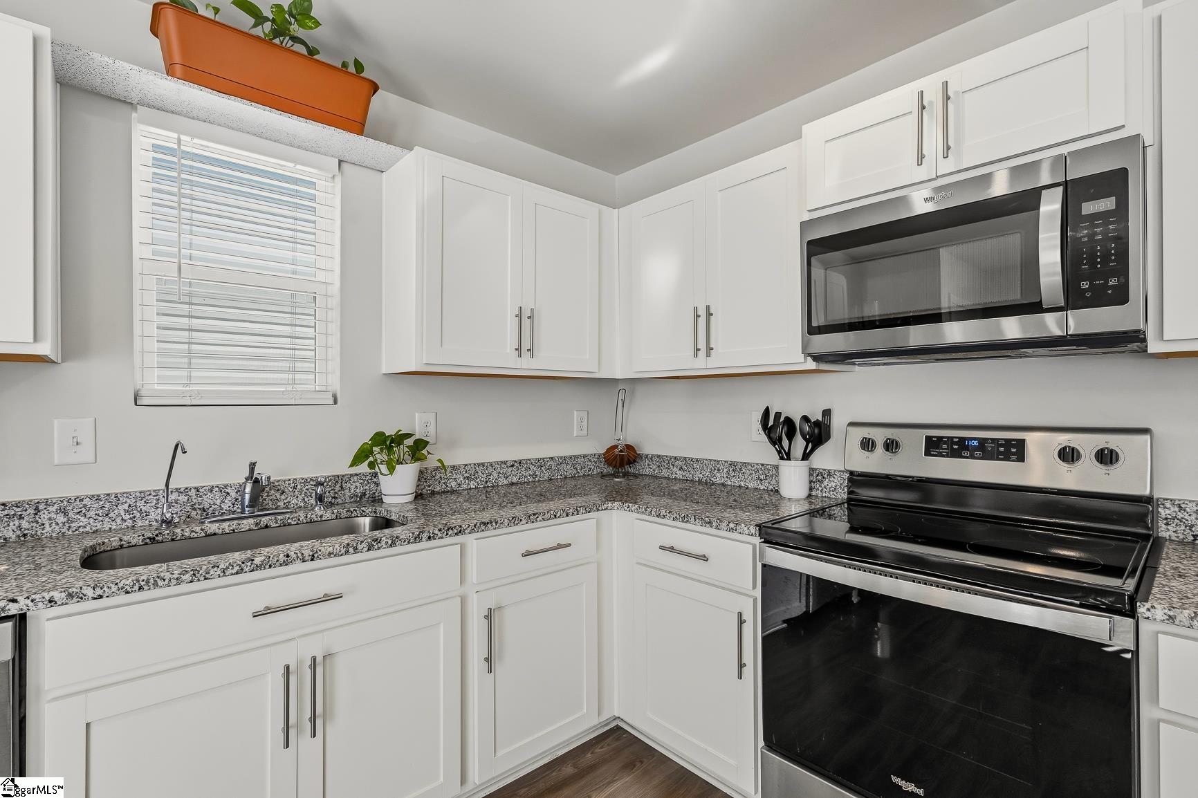 304 Burgess Lane Property Photo 12