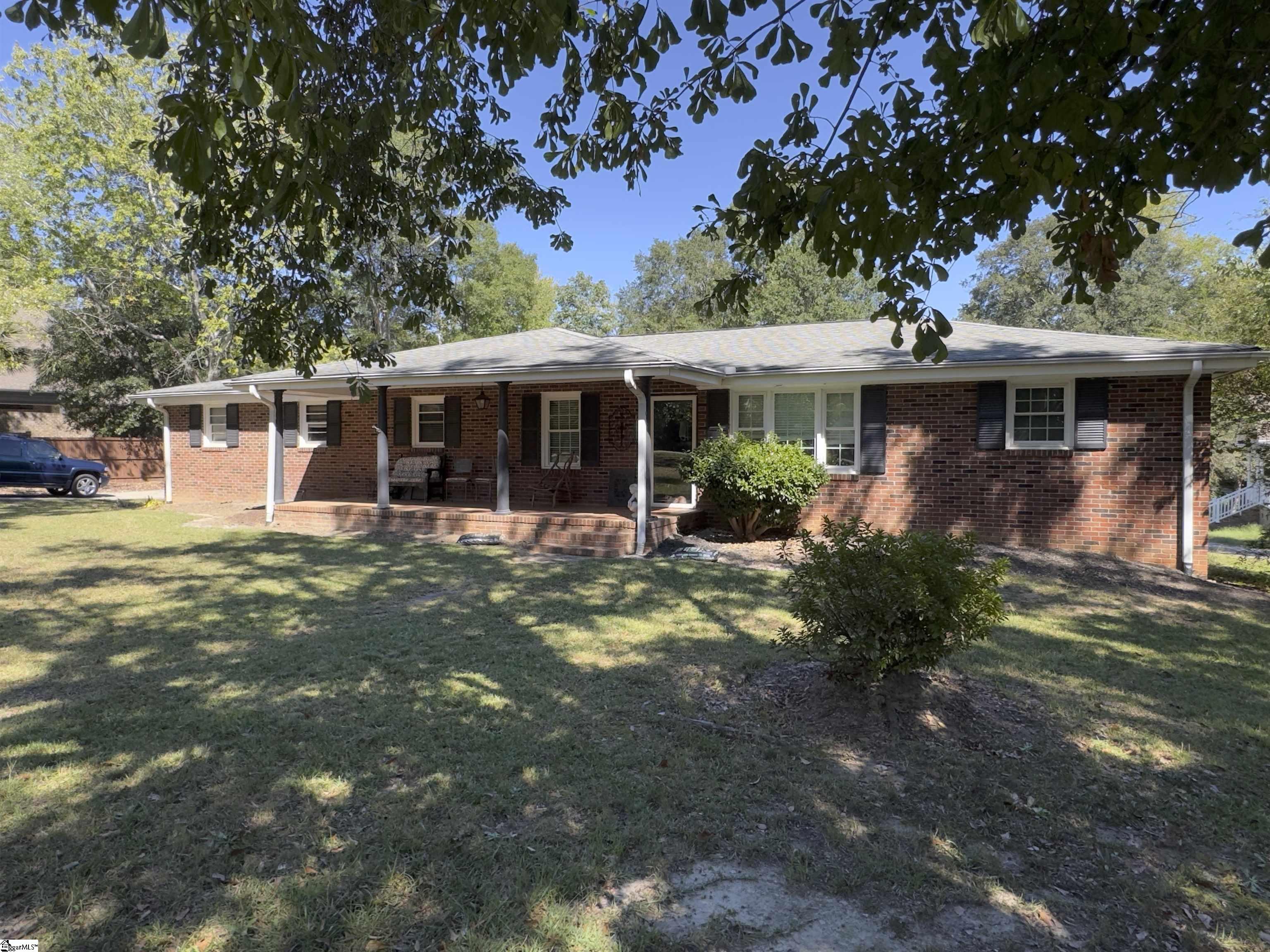 1923 Roper Mountain Road Property Photo 2