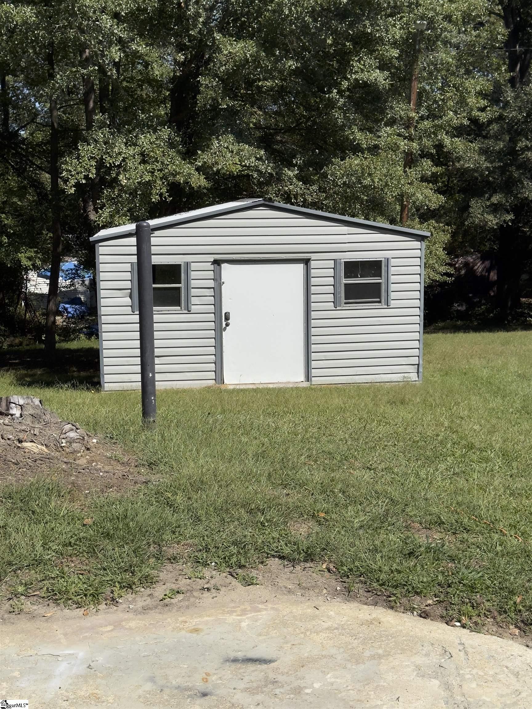 1923 Roper Mountain Road Property Photo 7