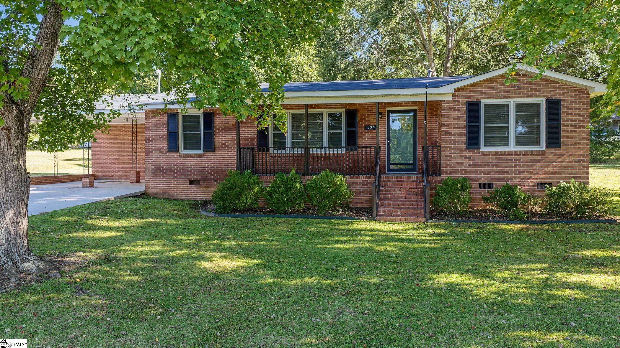 120 Kingston Drive Property Photo 1