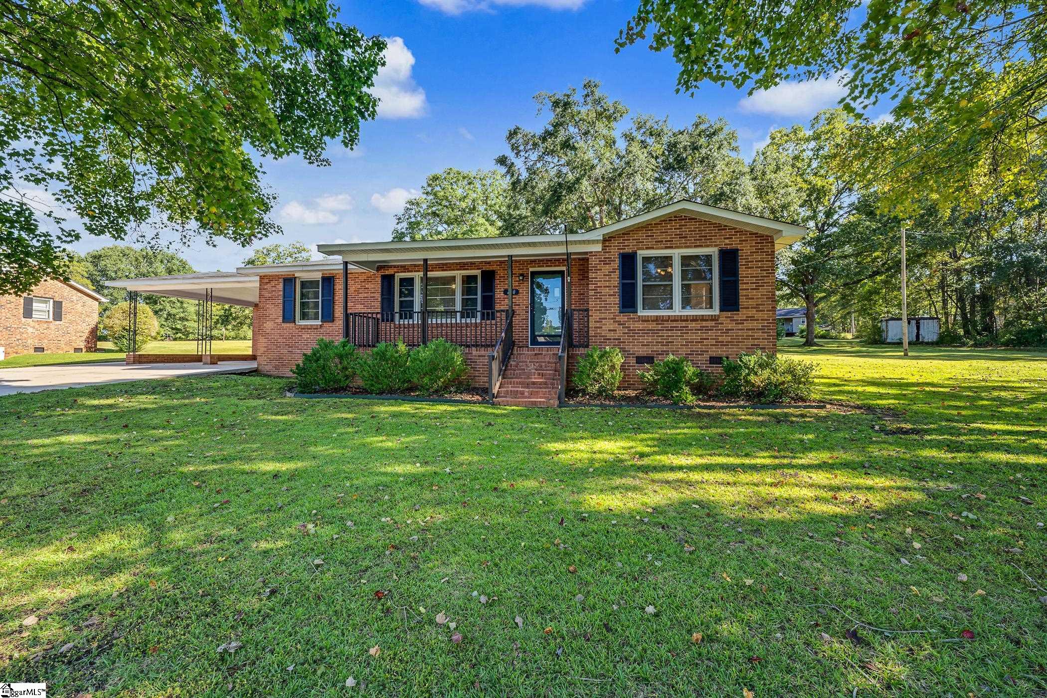 120 Kingston Drive Property Photo 4