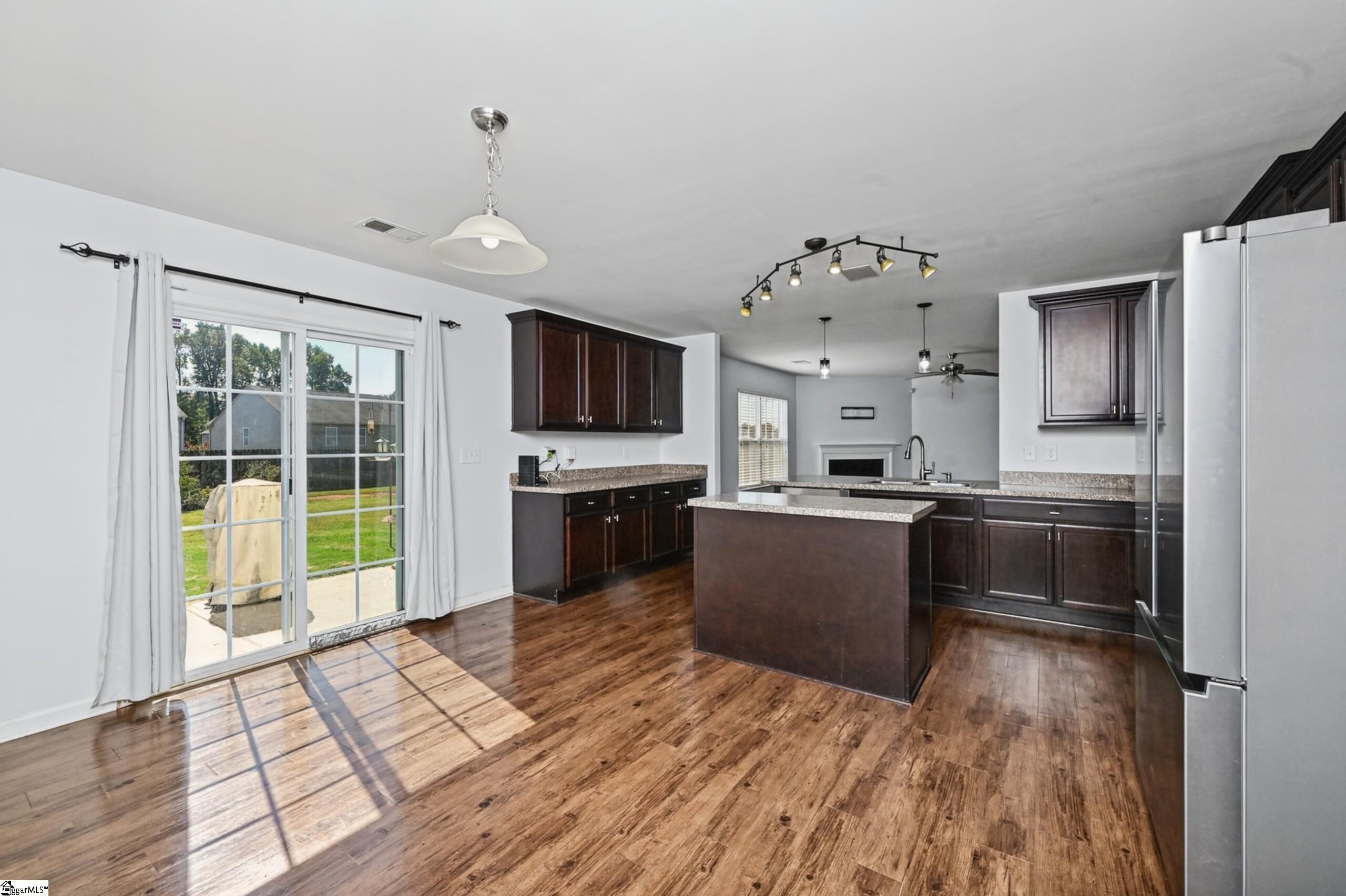 611 Willow Bank Landing Property Photo 6