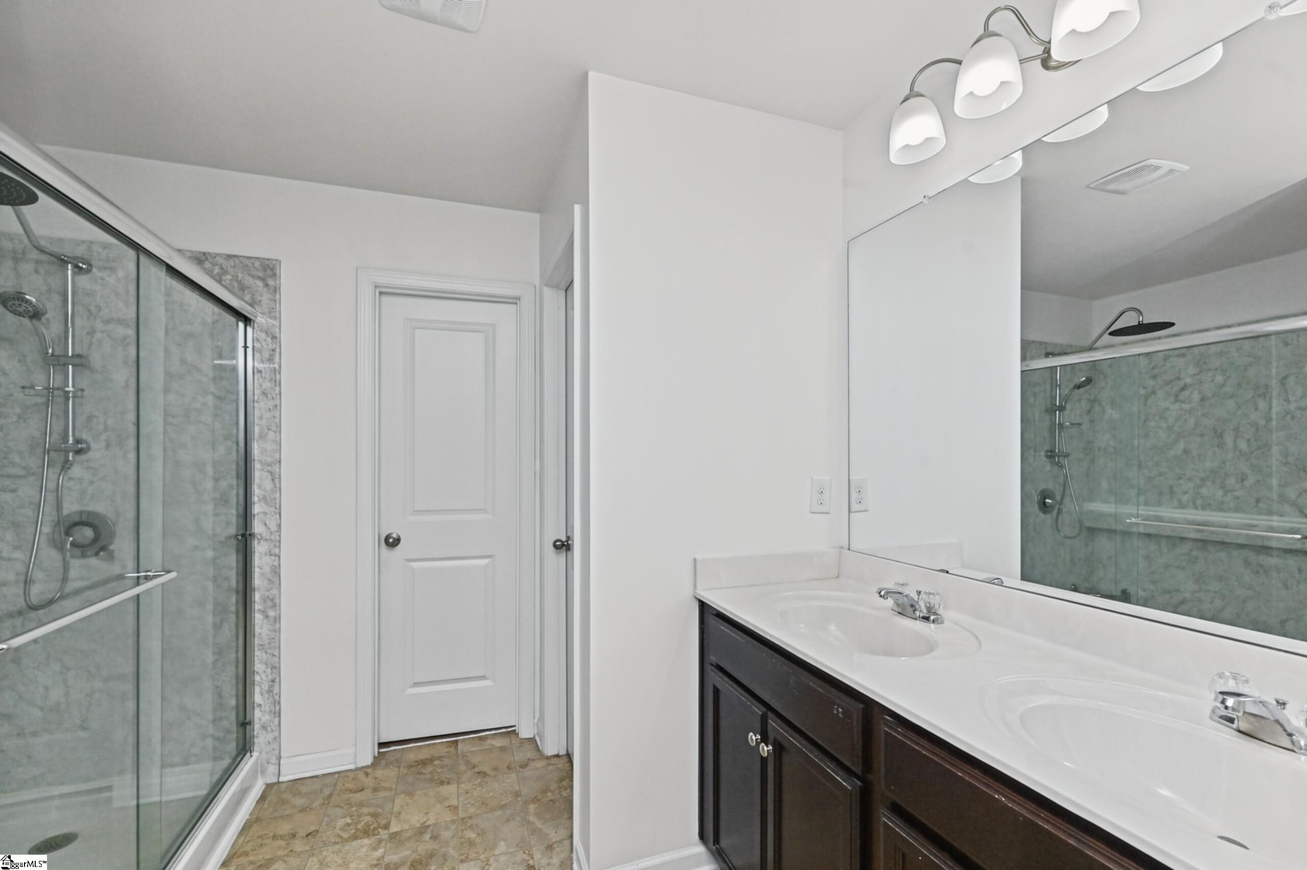 611 Willow Bank Landing Property Photo 26