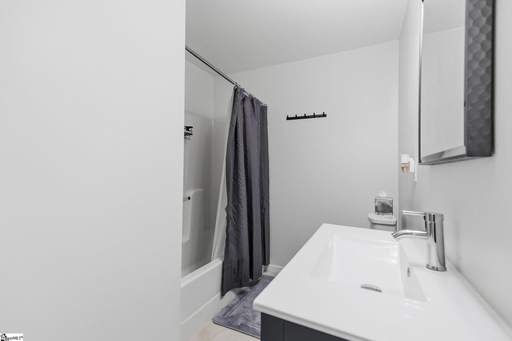 127 Fields Avenue Property Photo 16