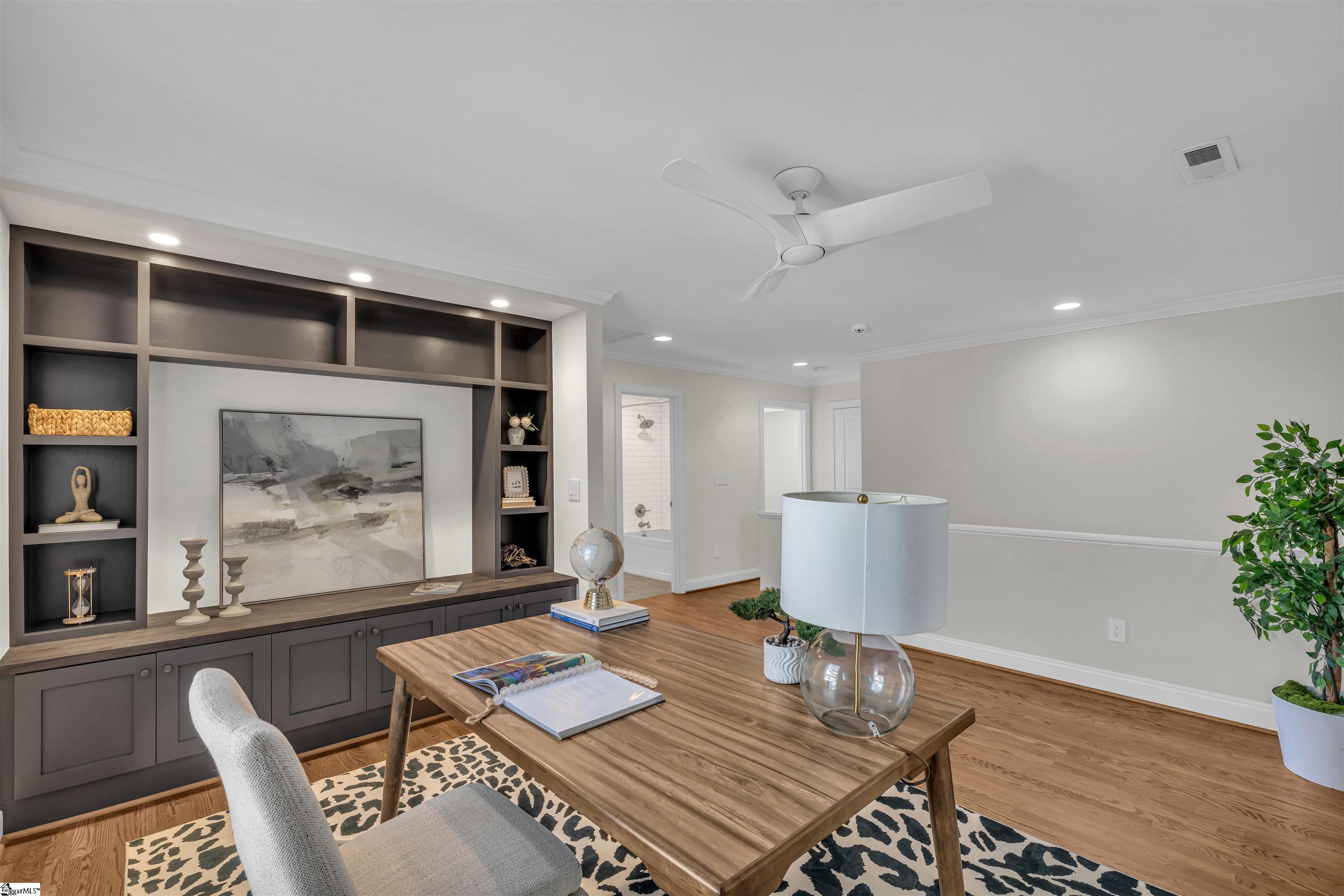 160 Stall Street Property Photo 5