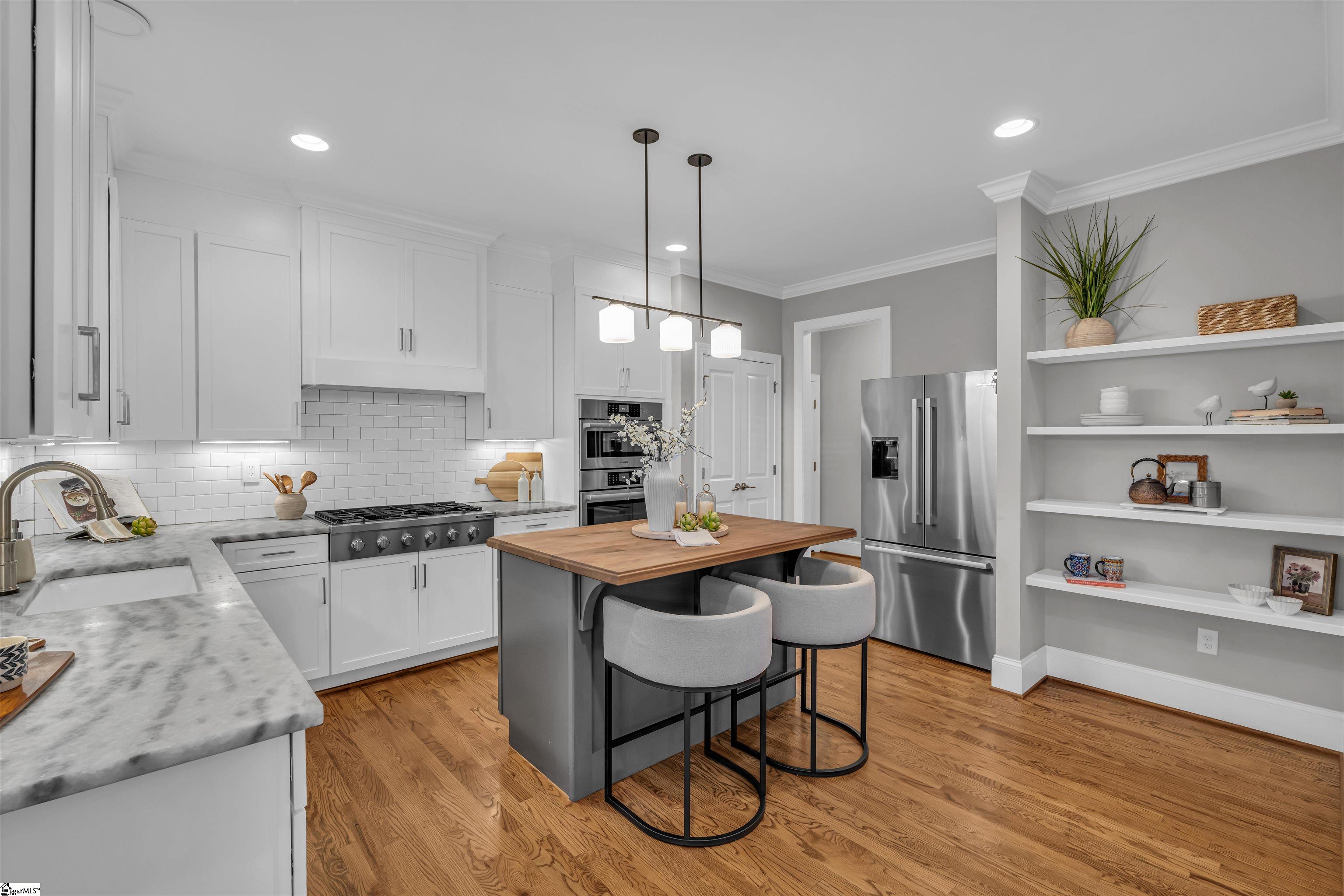 160 Stall Street Property Photo 14