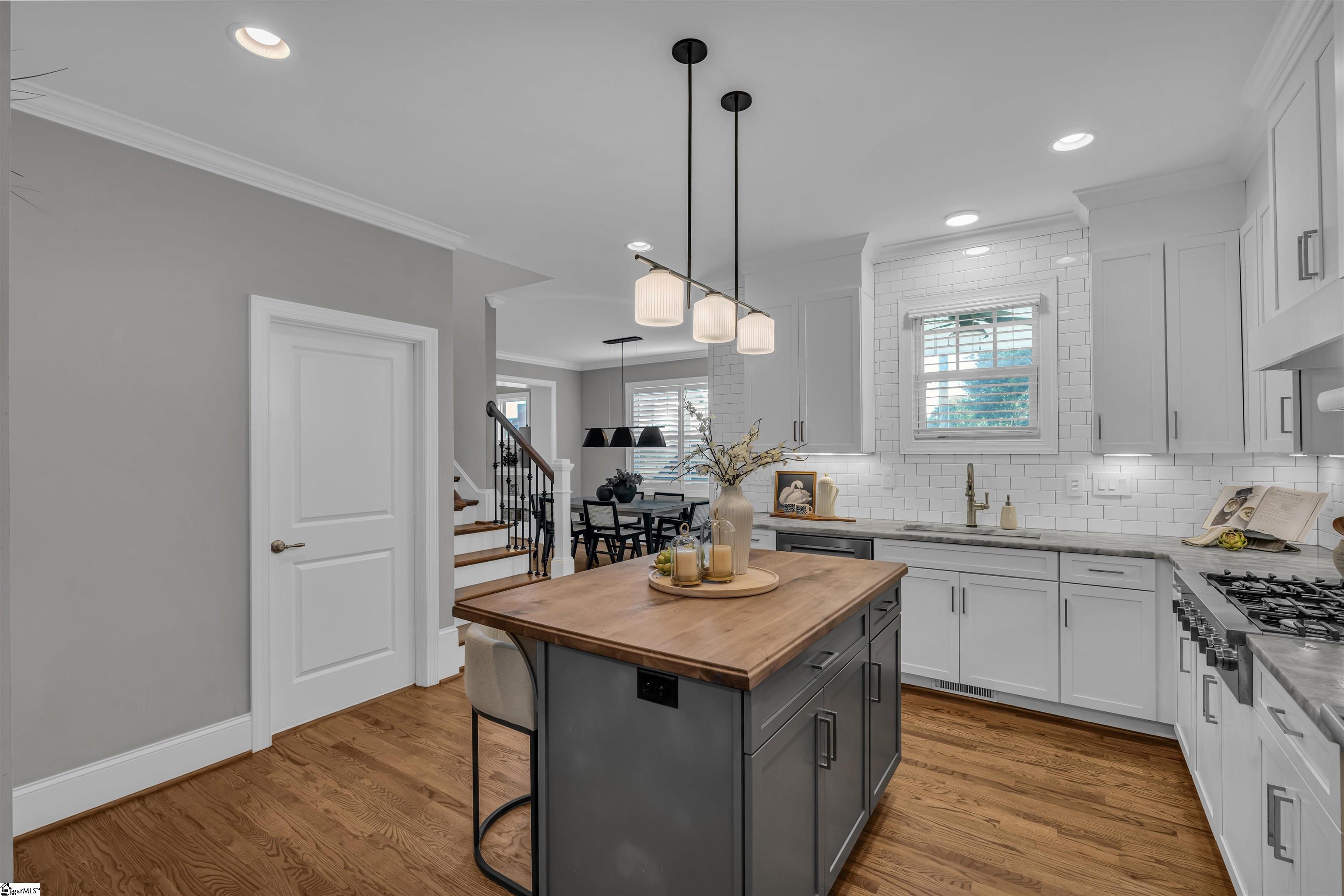 160 Stall Street Property Photo 15