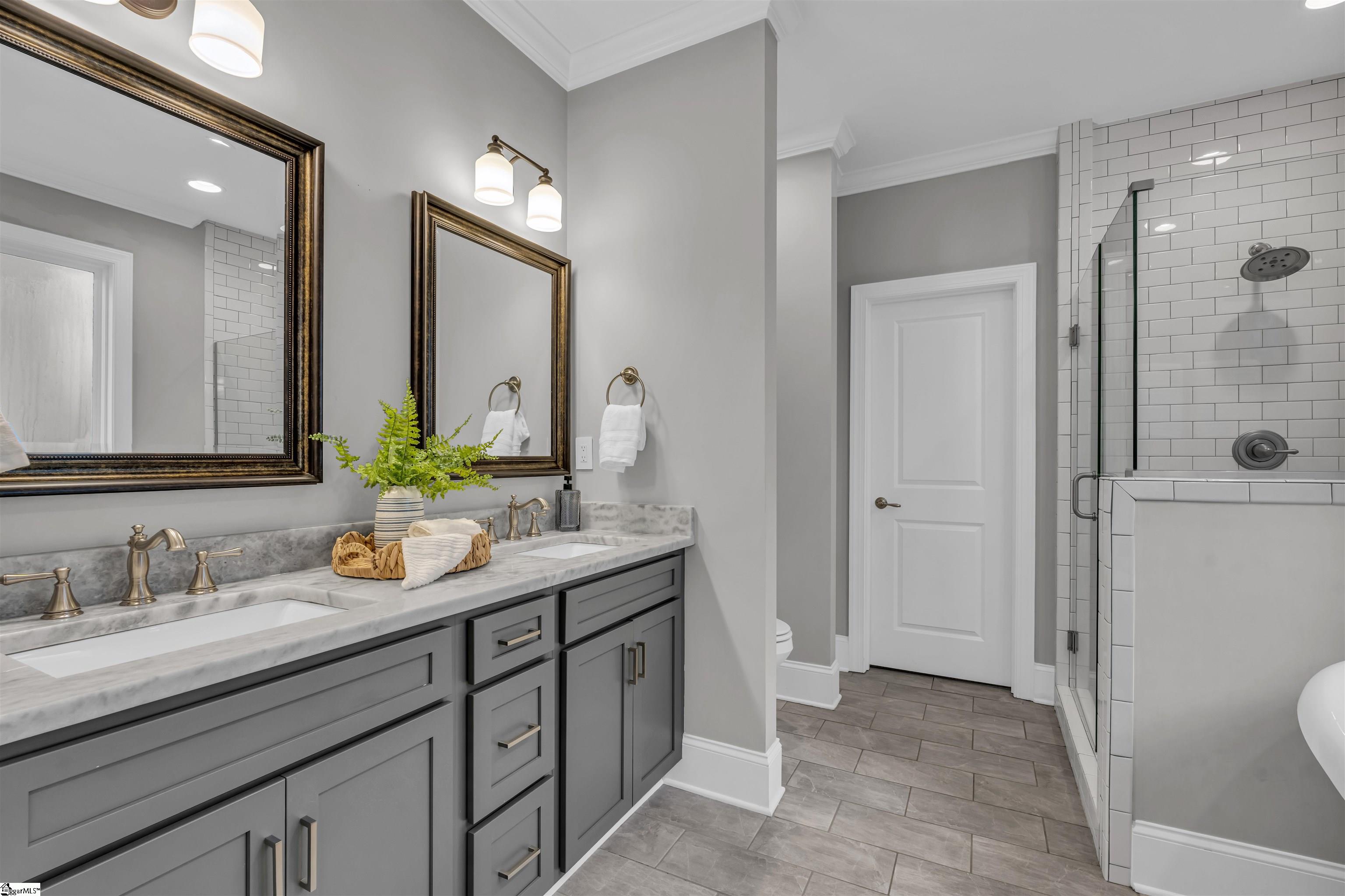 160 Stall Street Property Photo 20