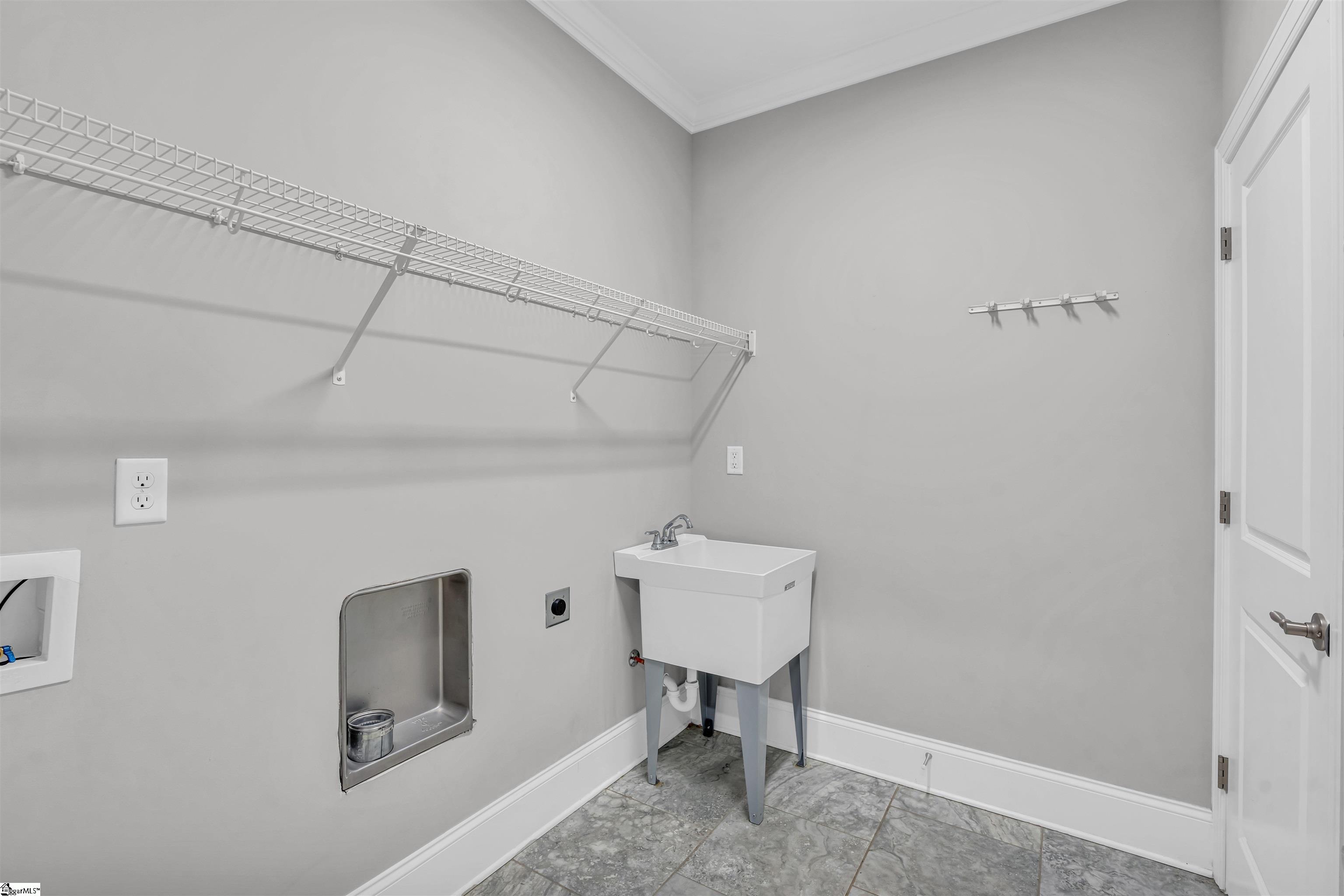 160 Stall Street Property Photo 24