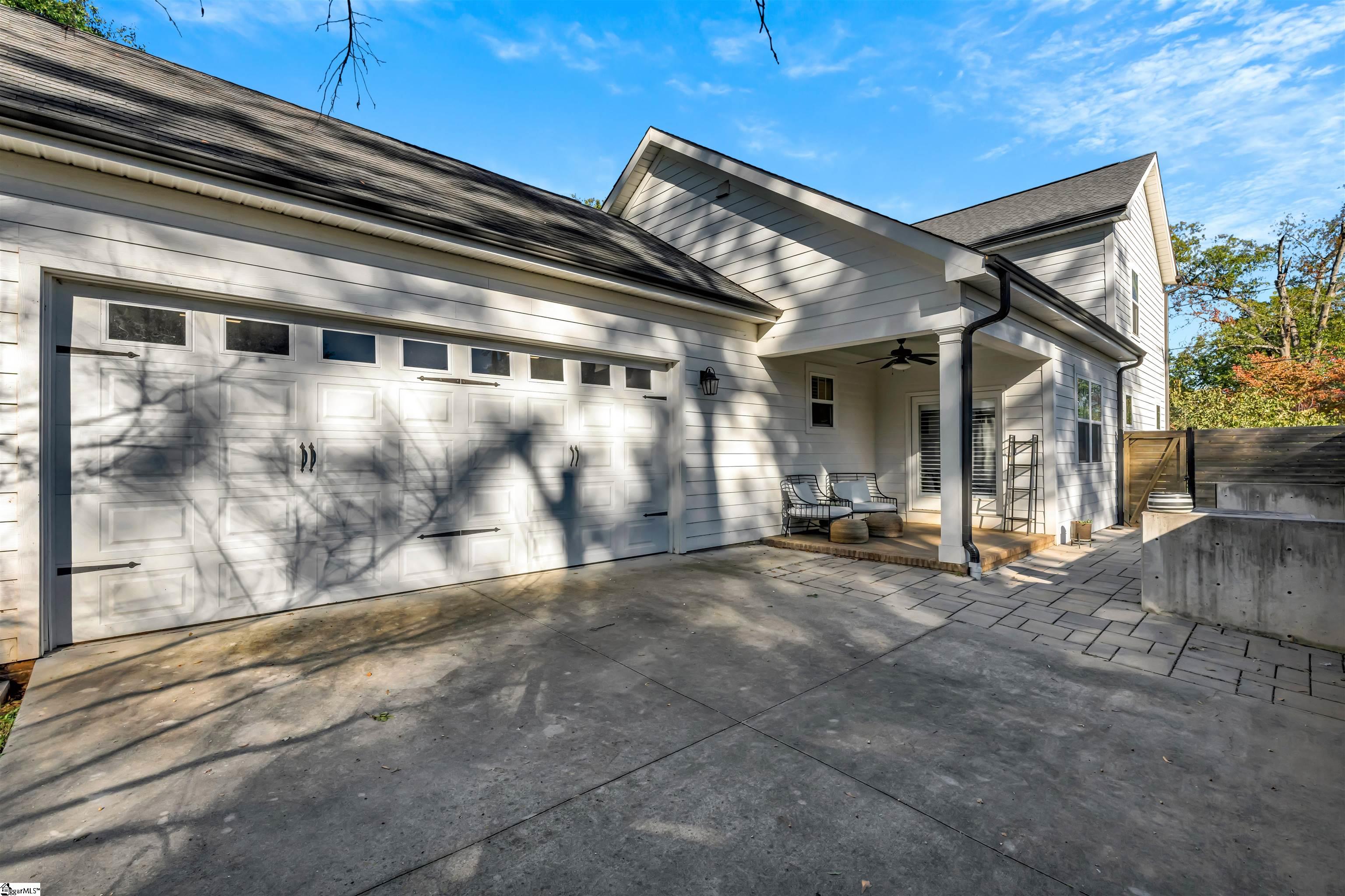 160 Stall Street Property Photo 37