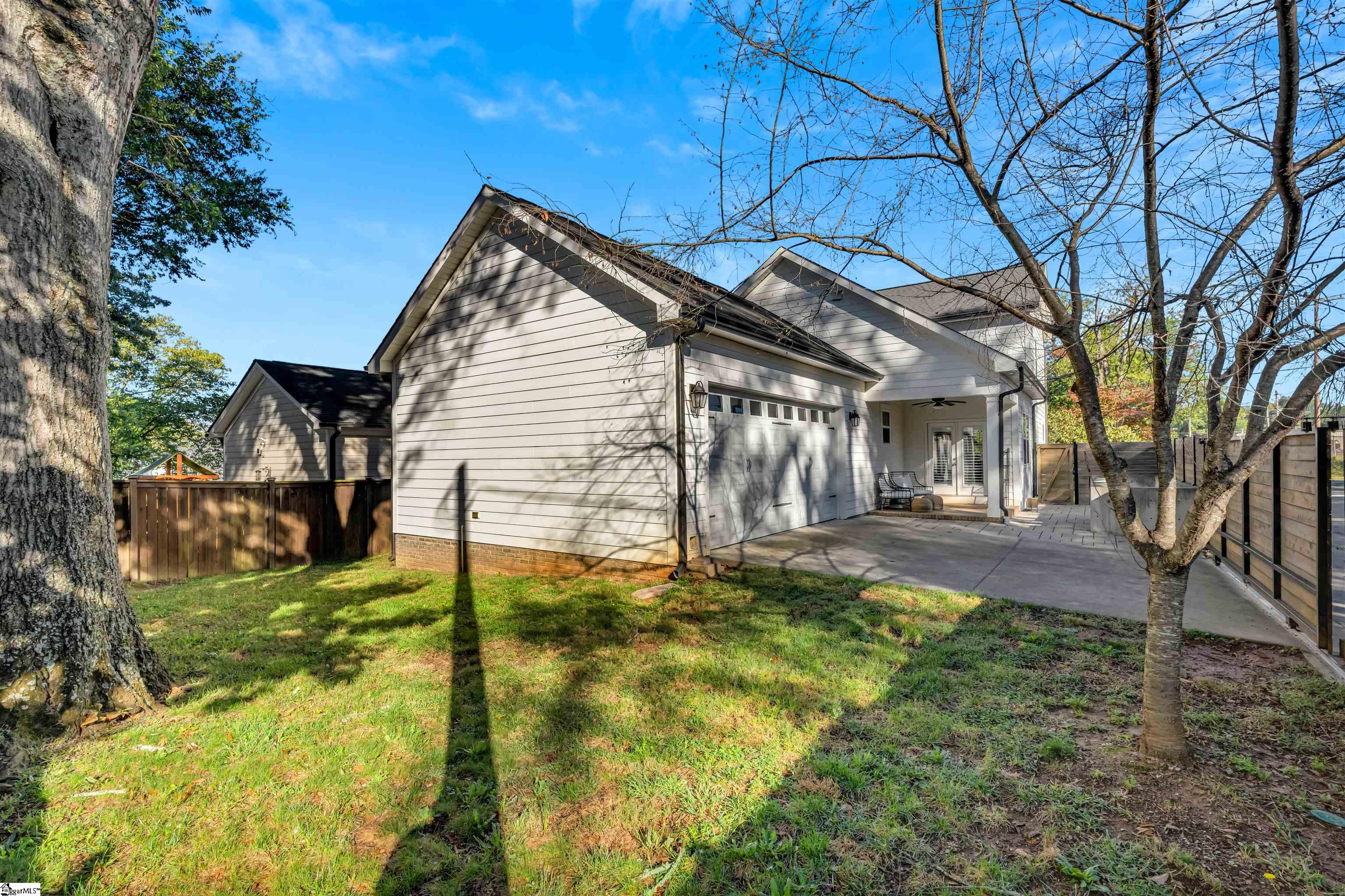 160 Stall Street Property Photo 38