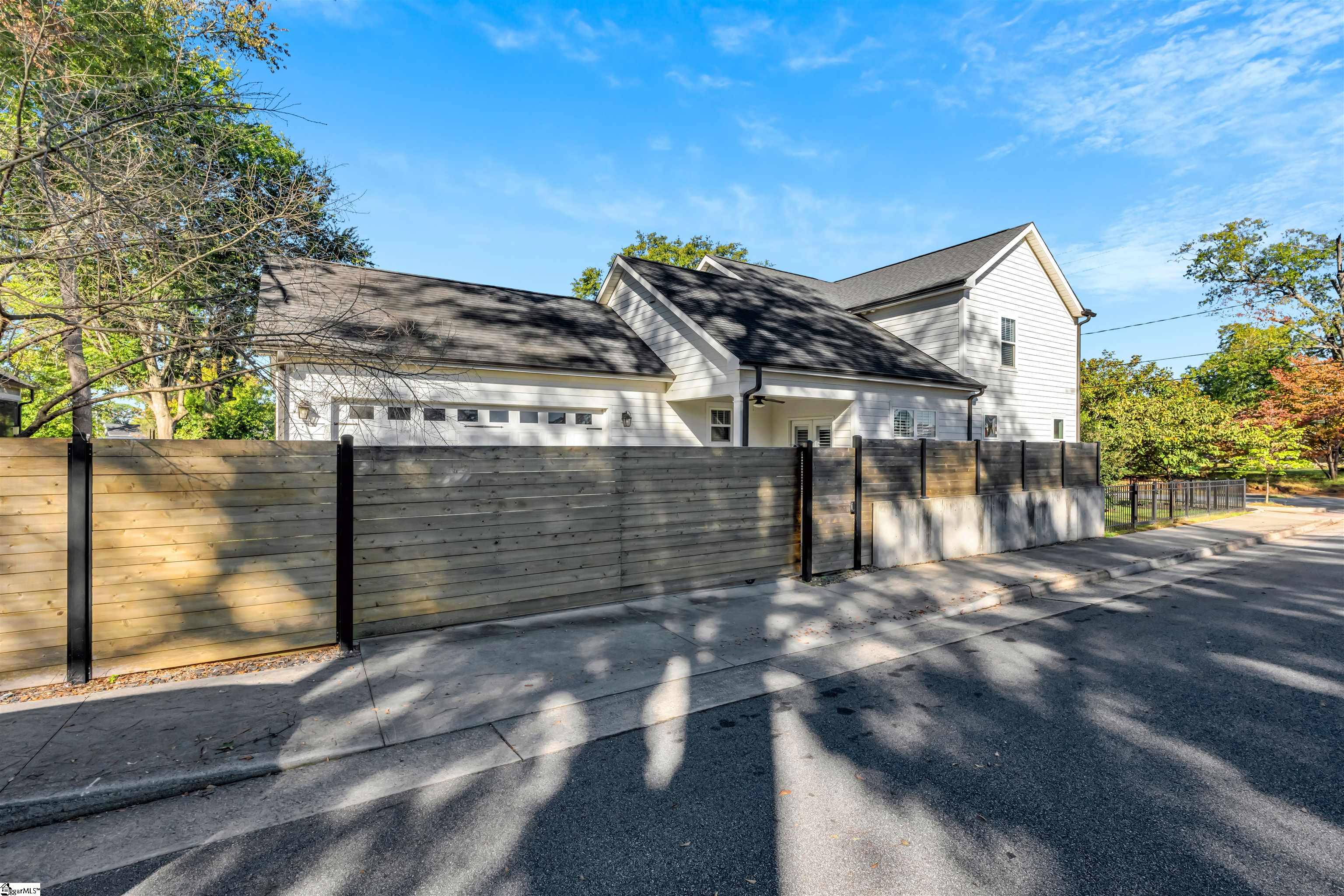 160 Stall Street Property Photo 40