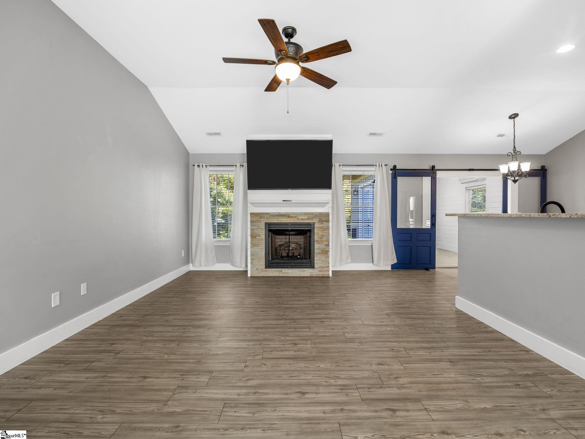 449 Abberly Lane Property Photo 8
