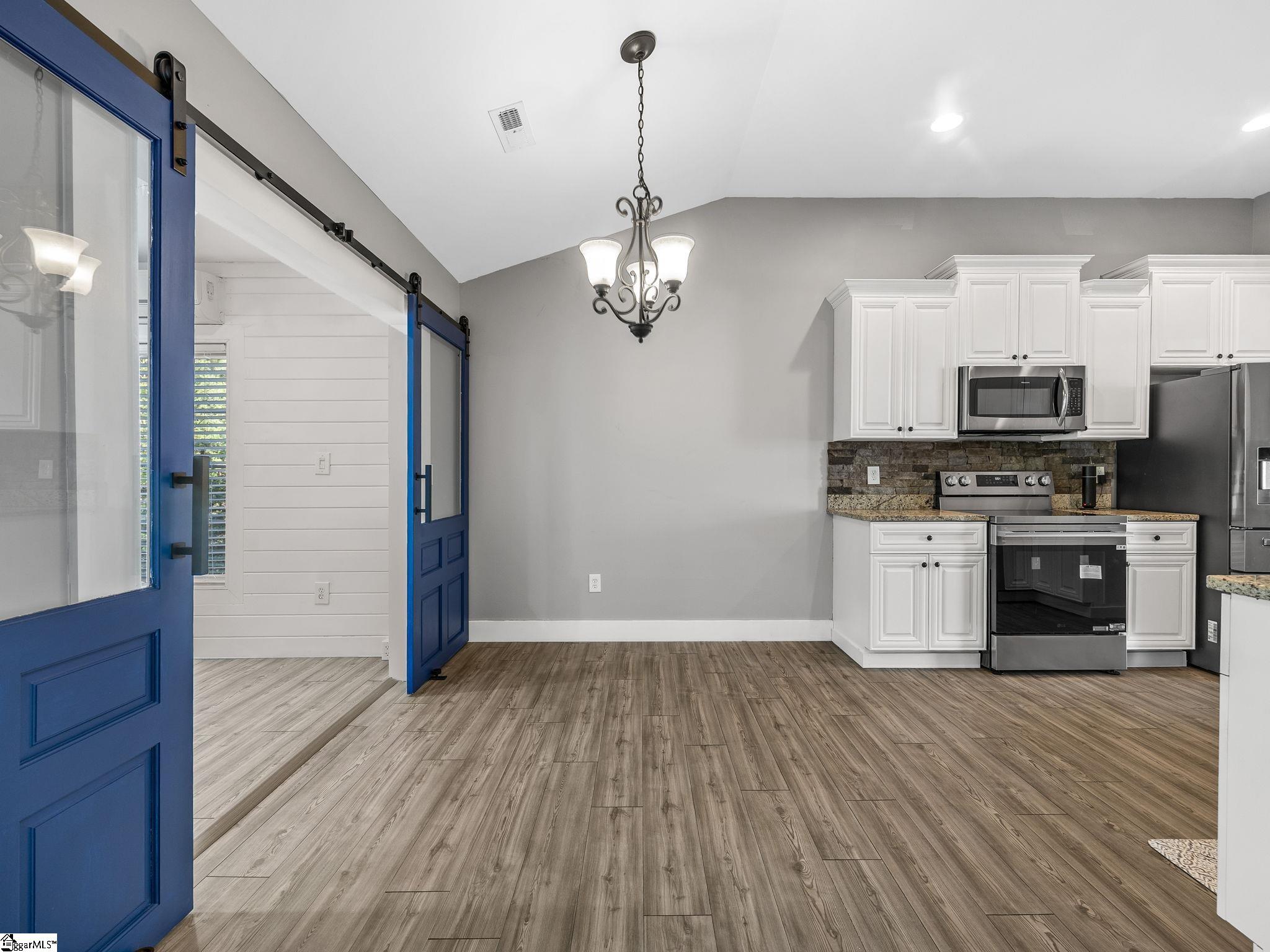 449 Abberly Lane Property Photo 17