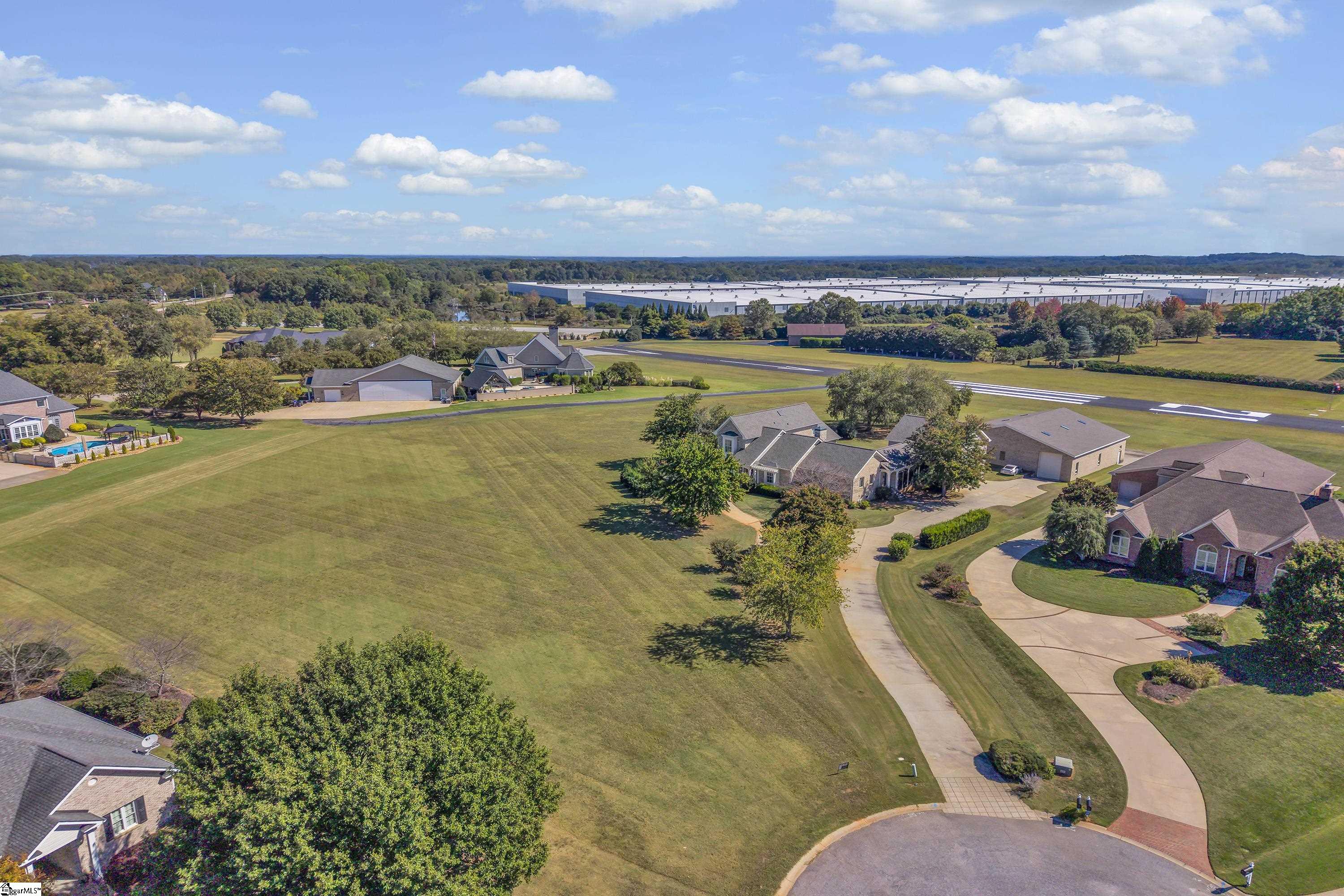 121 Landmark Drive Property Photo 3