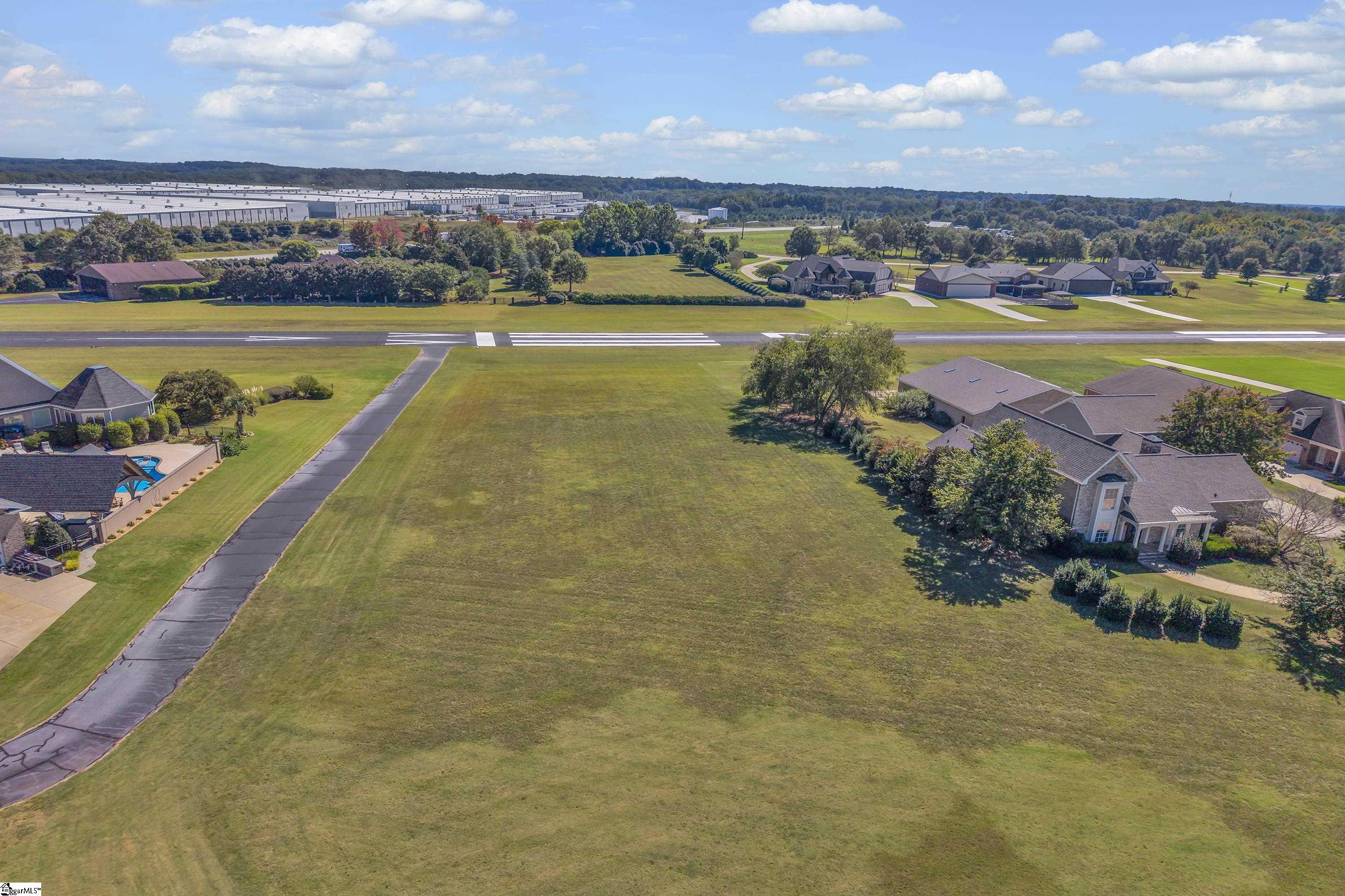 121 Landmark Drive Property Photo 4