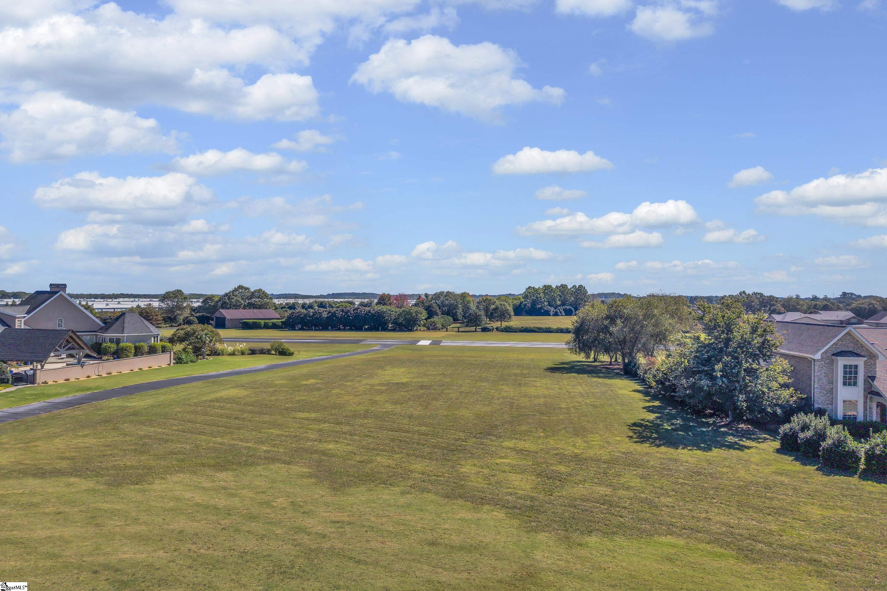 121 Landmark Drive Property Photo 5