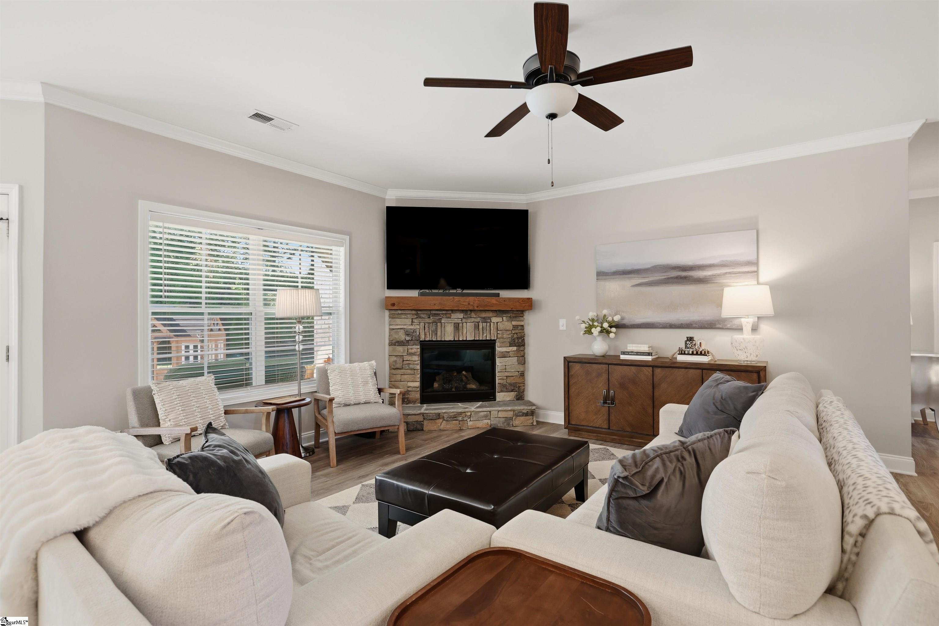 105 Oaktree Way Property Photo 3