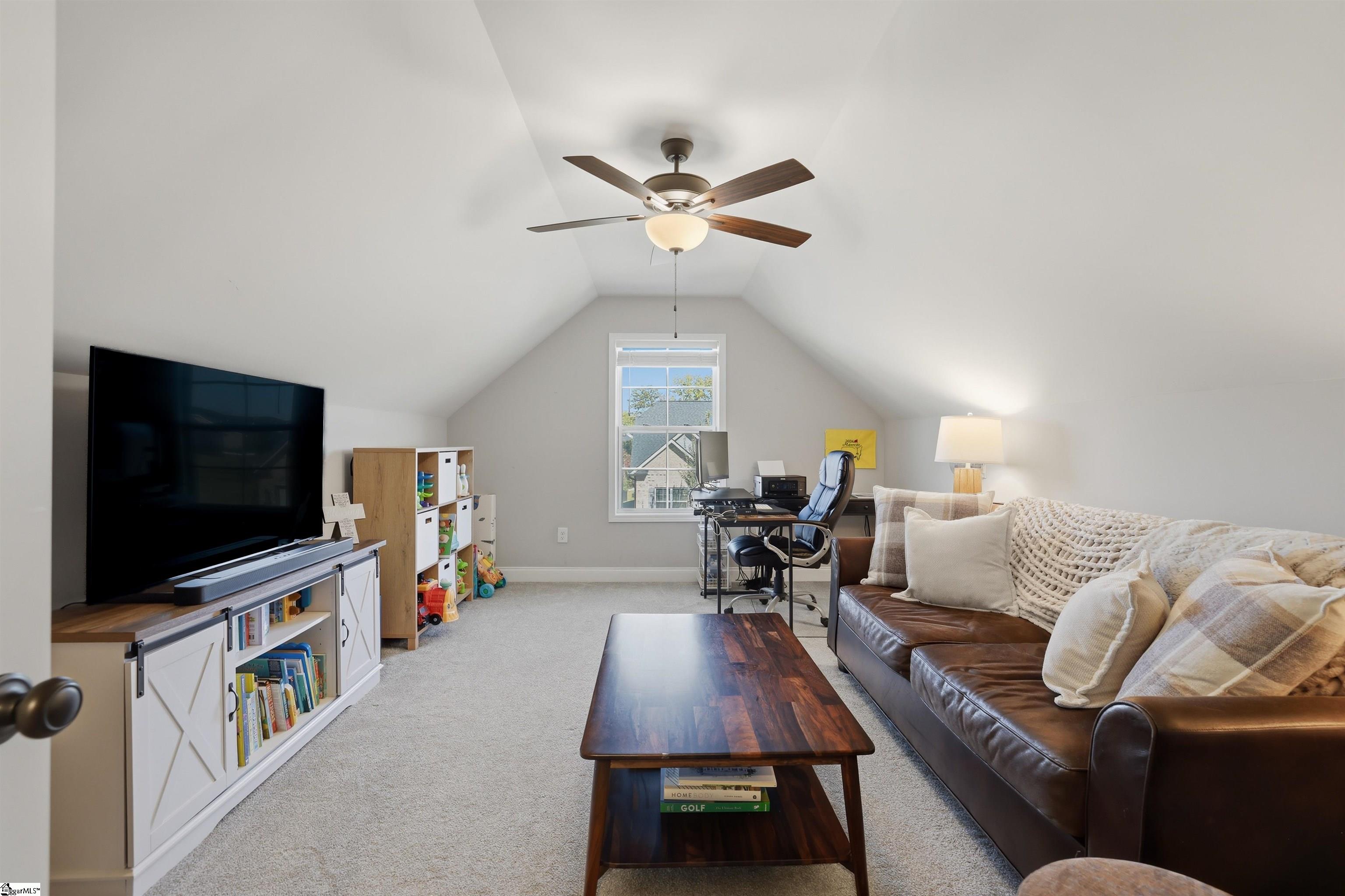 105 Oaktree Way Property Photo 28