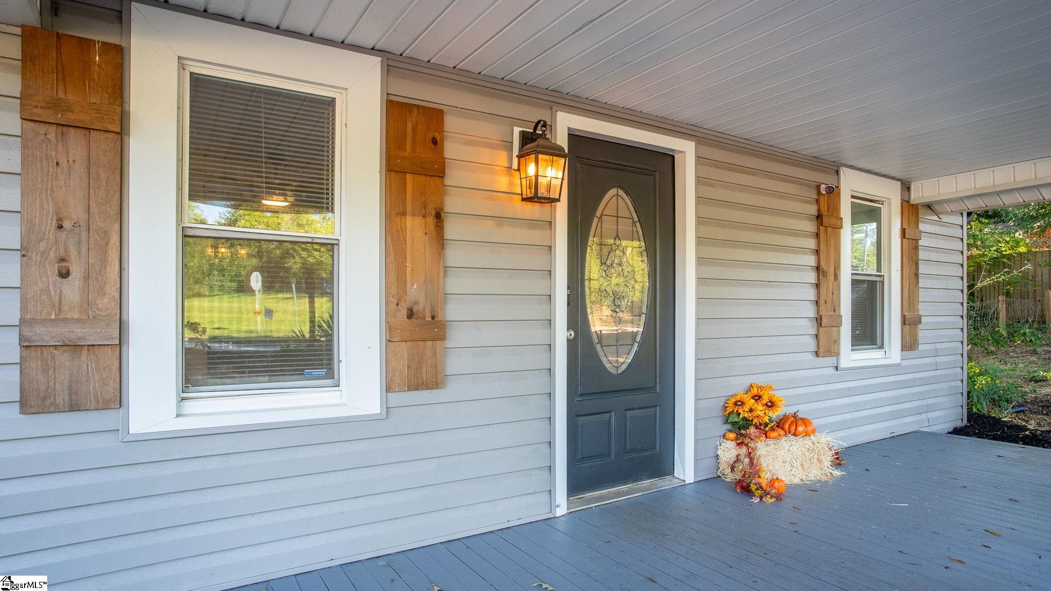 284 Pumpkintown Highway Property Photo 2