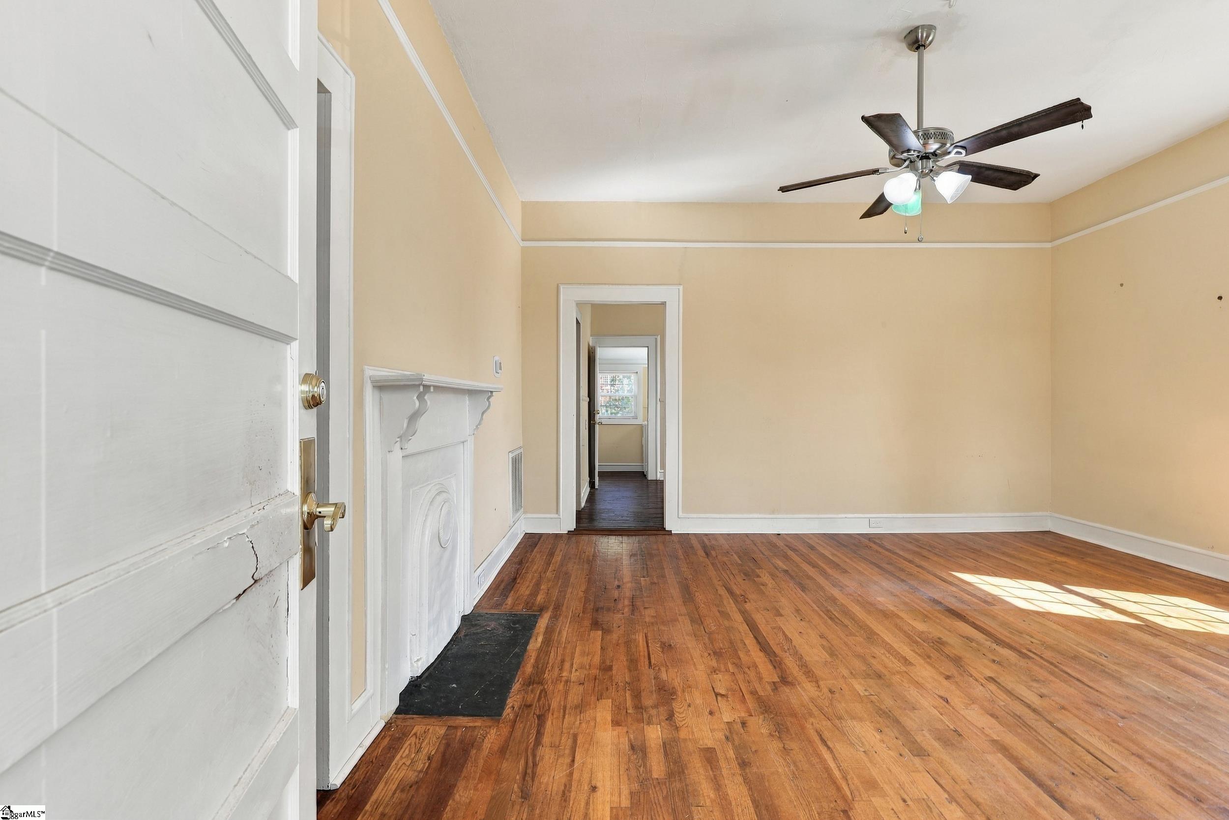 105 S 6th Street Property Photo 8