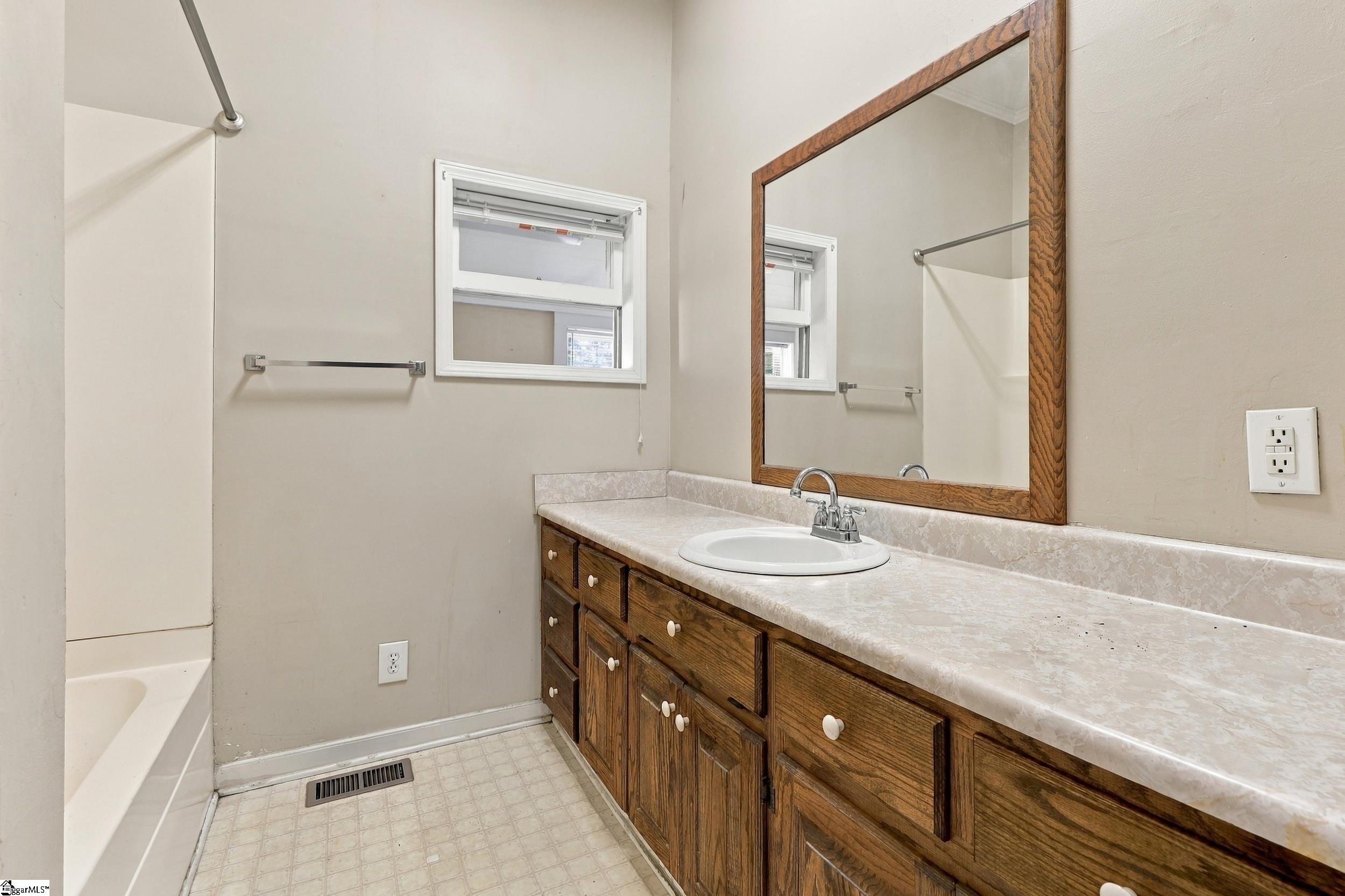 105 S 6th Street Property Photo 19